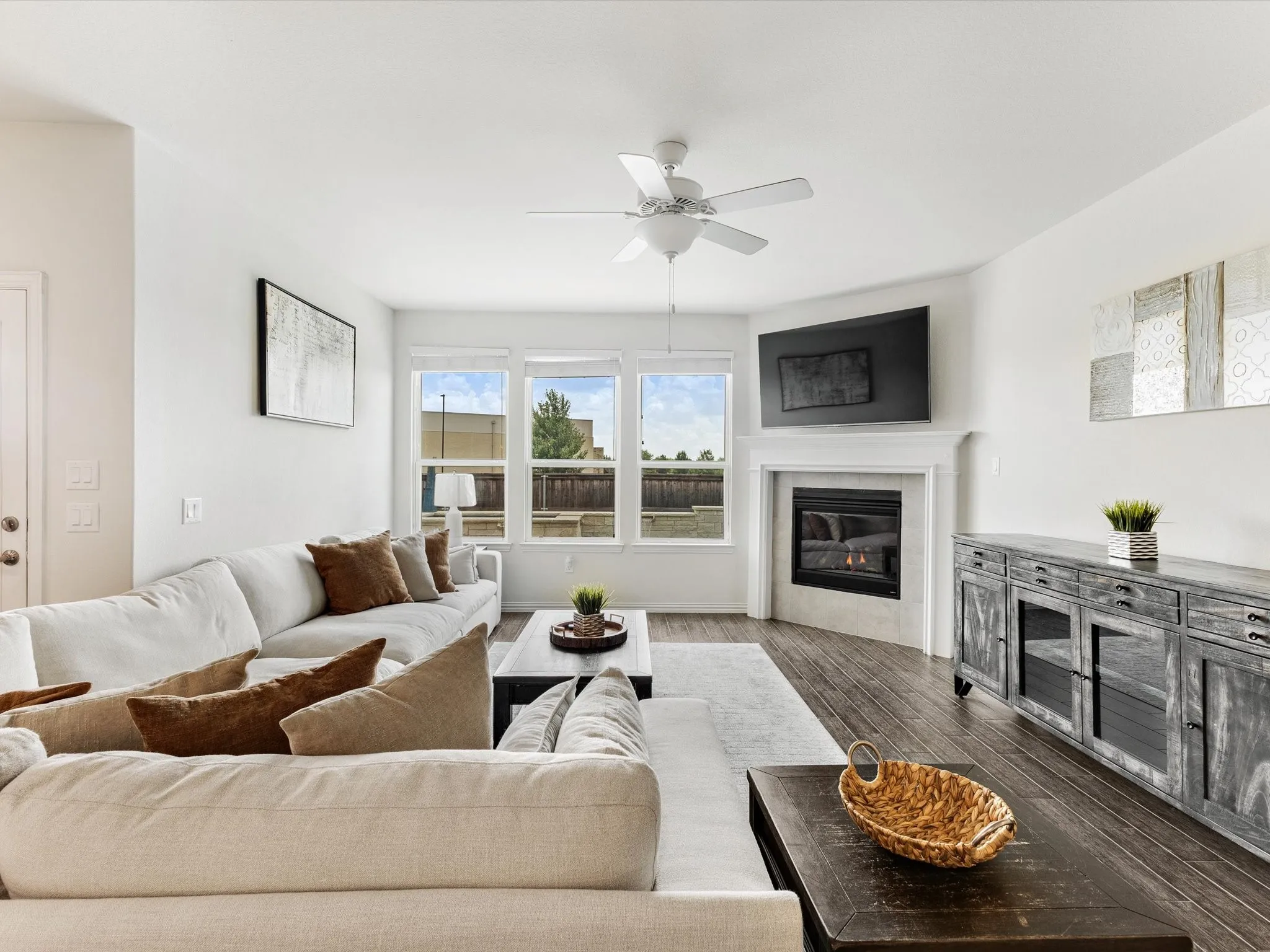 Single Family Residence For Sale in Johnson County , 3809 Cicada Lane, Mansfield, Texas 76084, 4 Bedroom, 4 Bathroom, 2 Garage spaces, 3,467 Sqft, built in 2018, mls#21325121, Real Estate Agent in Mansfield, Homes For Sale in Johnson county, Homes For Sale in Mansfield, Realtor in Mansfield Texas, Real Estate Brokerage Independent Realty Texas, Luminita Cordes Realtor