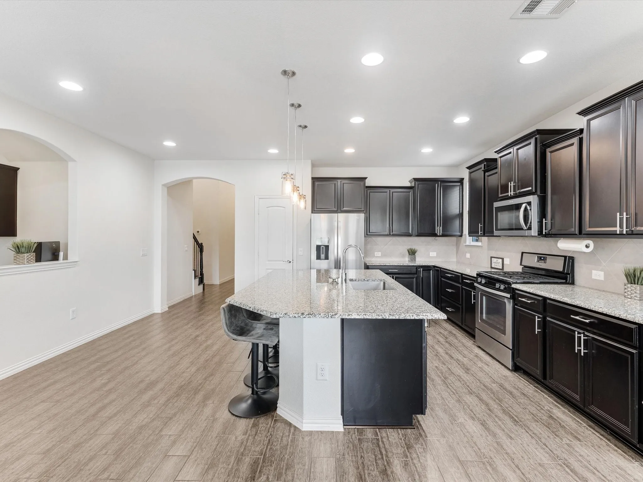 Single Family Residence For Sale in Johnson County , 3809 Cicada Lane, Mansfield, Texas 76084, 4 Bedroom, 4 Bathroom, 2 Garage spaces, 3,467 Sqft, built in 2018, mls#21325121, Real Estate Agent in Mansfield, Homes For Sale in Johnson county, Homes For Sale in Mansfield, Realtor in Mansfield Texas, Real Estate Brokerage Independent Realty Texas, Luminita Cordes Realtor