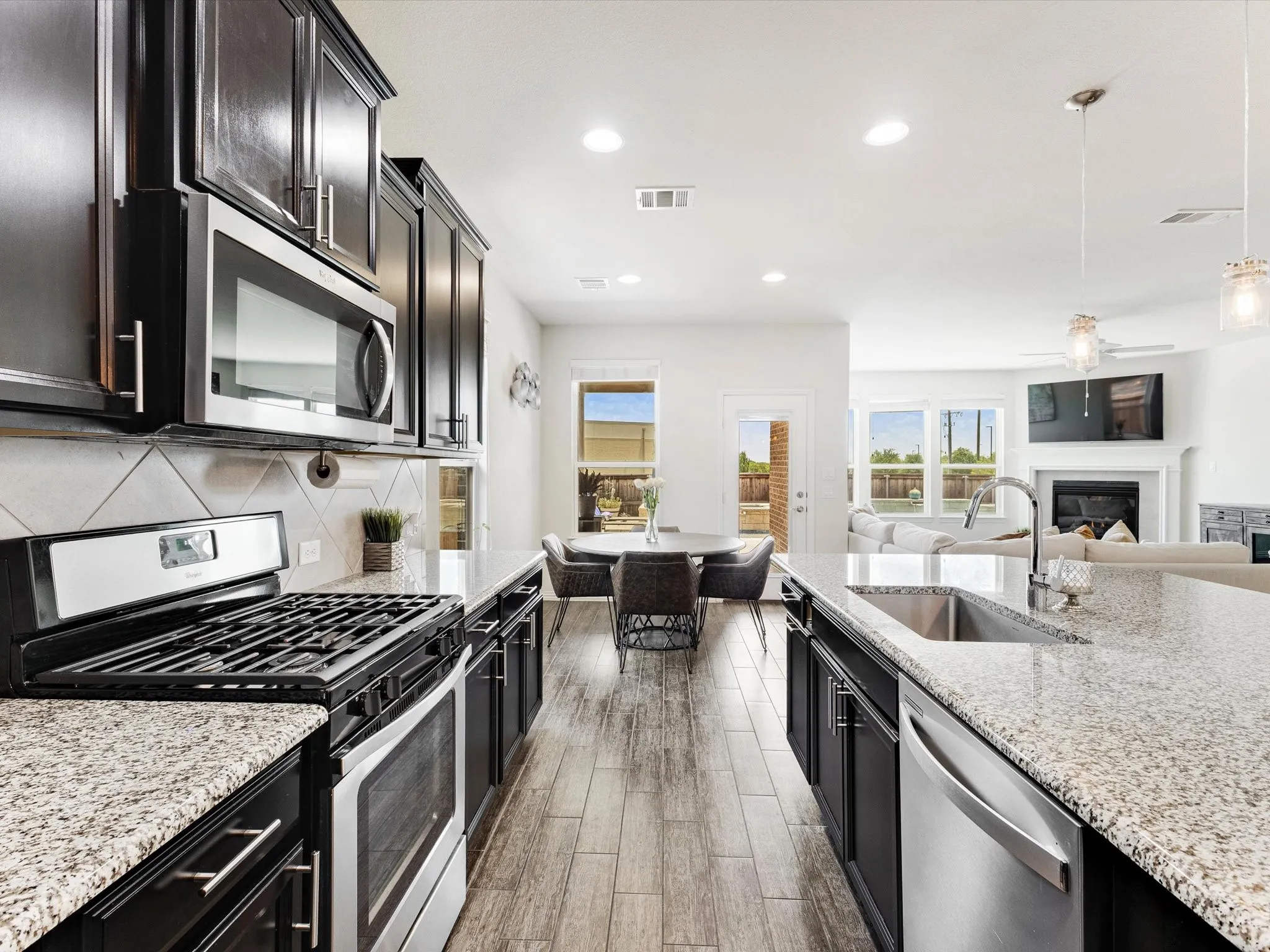 Single Family Residence For Sale in Johnson County , 3809 Cicada Lane, Mansfield, Texas 76084, 4 Bedroom, 4 Bathroom, 2 Garage spaces, 3,467 Sqft, built in 2018, mls#21325121, Real Estate Agent in Mansfield, Homes For Sale in Johnson county, Homes For Sale in Mansfield, Realtor in Mansfield Texas, Real Estate Brokerage Independent Realty Texas, Luminita Cordes Realtor