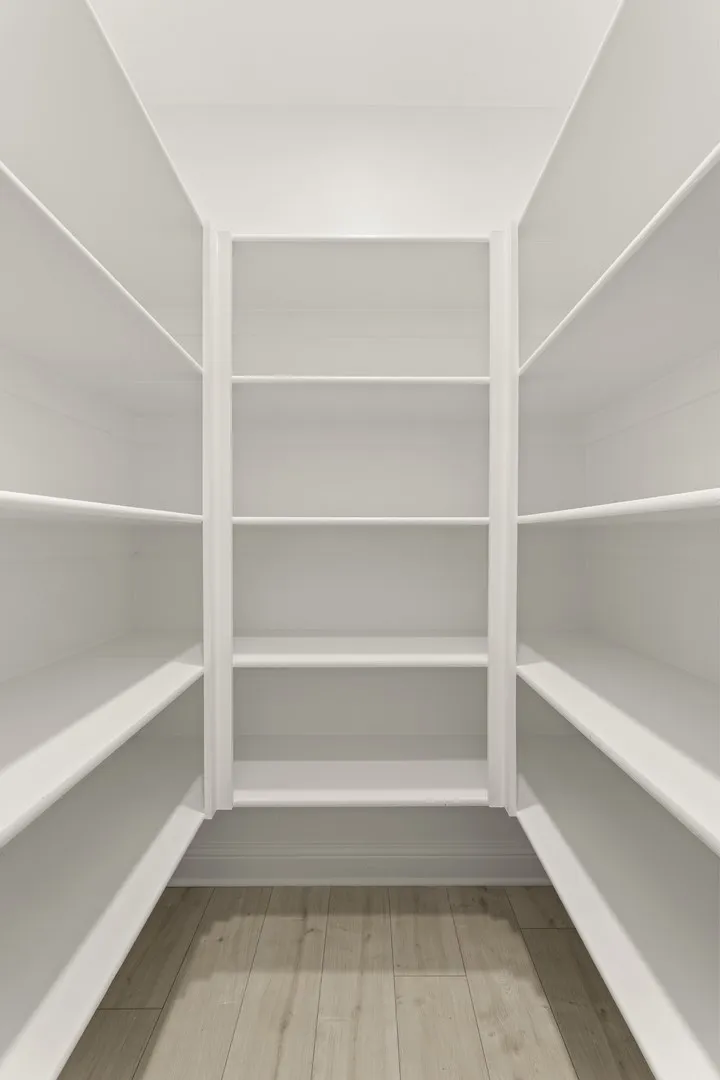 21. 1811 Gleasondale - Pantry