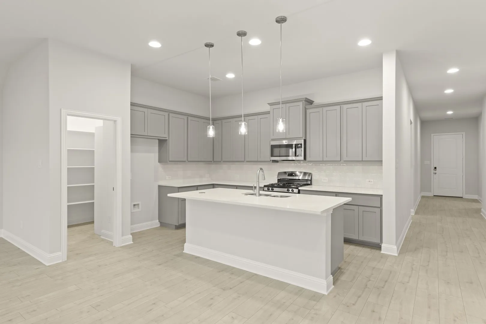 17. 1811 Gleasondale - Kitchen (2)
