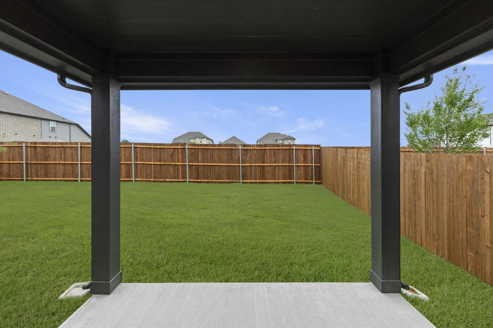36. 1811 Gleasondale - Patio