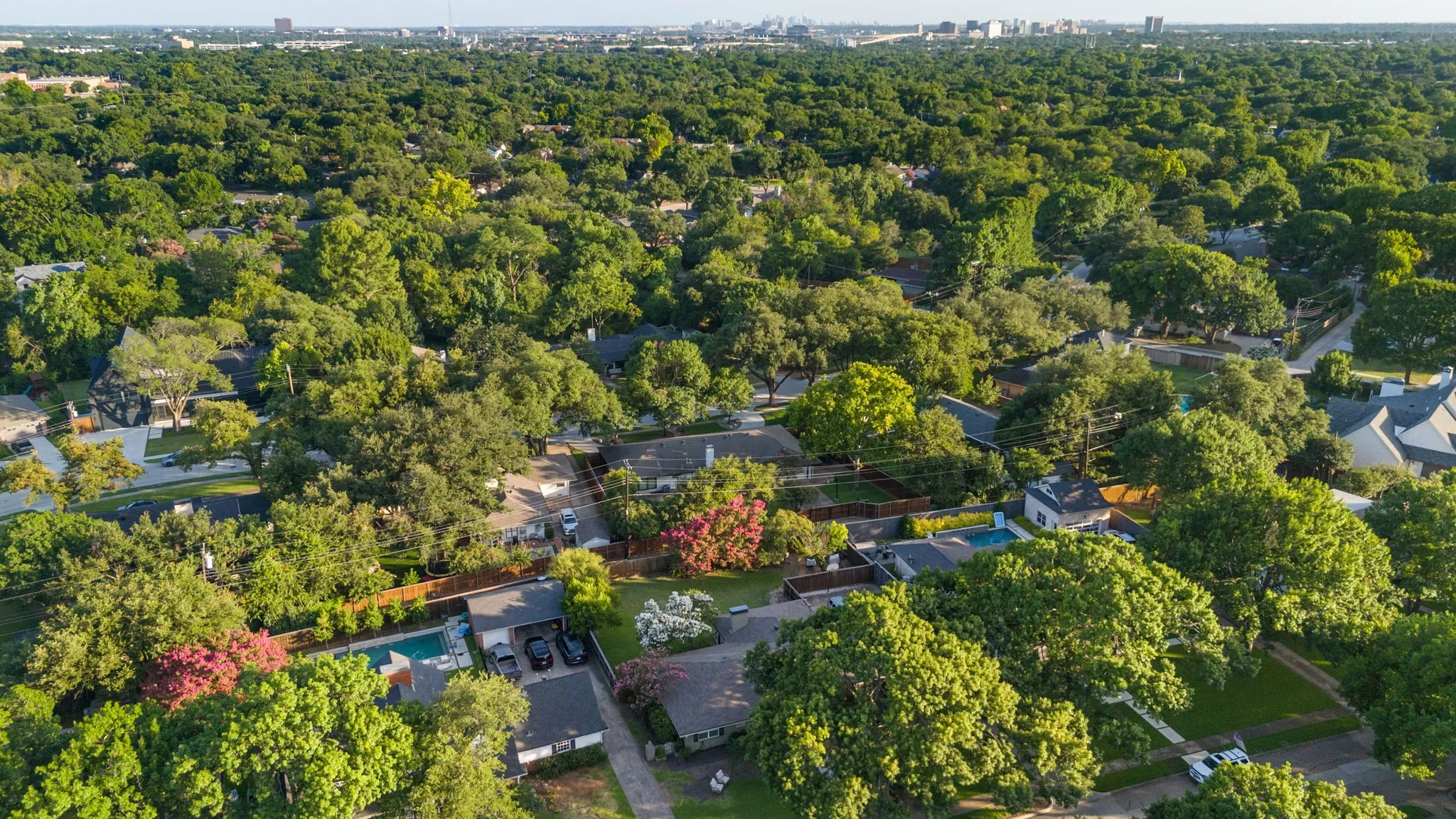 Single Family Residence For Sale in Dallas County , 807 Clearwater Drive, Richardson, Texas 75080, 3 Bedroom, 2 Bathroom, 2 Garage spaces, 2,013 Sqft, built in 1958, mls#21321632, Real Estate Agent in Richardson, Homes For Sale in Dallas county, Homes For Sale in Richardson, Realtor in Richardson Texas, Real Estate Brokerage Independent Realty Texas, Luminita Cordes Realtor