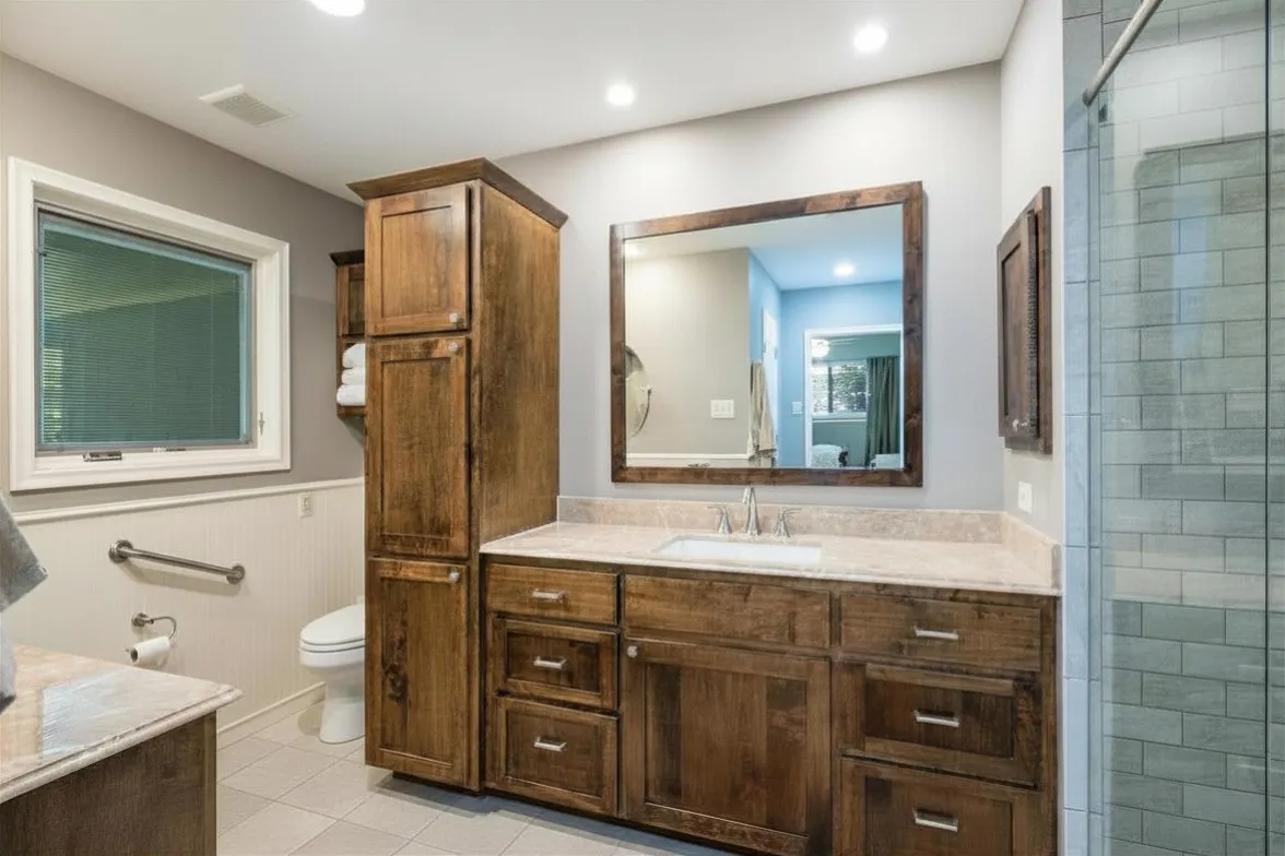 Single Family Residence For Sale in Dallas County , 807 Clearwater Drive, Richardson, Texas 75080, 3 Bedroom, 2 Bathroom, 2 Garage spaces, 2,013 Sqft, built in 1958, mls#21321632, Real Estate Agent in Richardson, Homes For Sale in Dallas county, Homes For Sale in Richardson, Realtor in Richardson Texas, Real Estate Brokerage Independent Realty Texas, Luminita Cordes Realtor