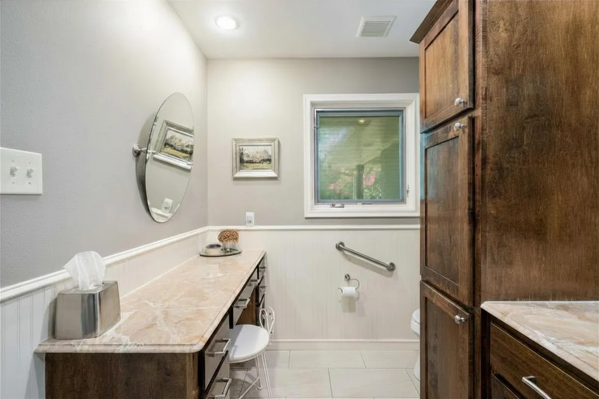 Single Family Residence For Sale in Dallas County , 807 Clearwater Drive, Richardson, Texas 75080, 3 Bedroom, 2 Bathroom, 2 Garage spaces, 2,013 Sqft, built in 1958, mls#21321632, Real Estate Agent in Richardson, Homes For Sale in Dallas county, Homes For Sale in Richardson, Realtor in Richardson Texas, Real Estate Brokerage Independent Realty Texas, Luminita Cordes Realtor