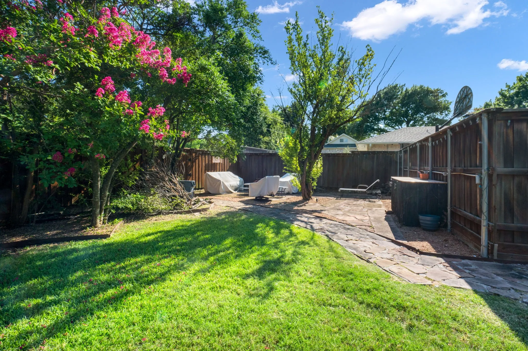 Single Family Residence For Sale in Dallas County , 807 Clearwater Drive, Richardson, Texas 75080, 3 Bedroom, 2 Bathroom, 2 Garage spaces, 2,013 Sqft, built in 1958, mls#21321632, Real Estate Agent in Richardson, Homes For Sale in Dallas county, Homes For Sale in Richardson, Realtor in Richardson Texas, Real Estate Brokerage Independent Realty Texas, Luminita Cordes Realtor