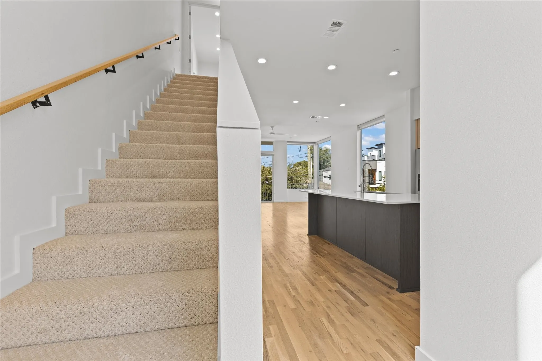 Condominium For Rent in Dallas County , 4210 Delano Place 1, Dallas, Texas 75204, 3 Bedroom, 4 Bathroom, 2 Garage spaces, 1,857 Sqft, built in 2020, mls#21325568, Real Estate Agent in Dallas, Homes For Rent in Dallas county, Homes For Rent in Dallas, Realtor in Dallas Texas, Real Estate Brokerage Independent Realty Texas, Luminita Cordes Realtor