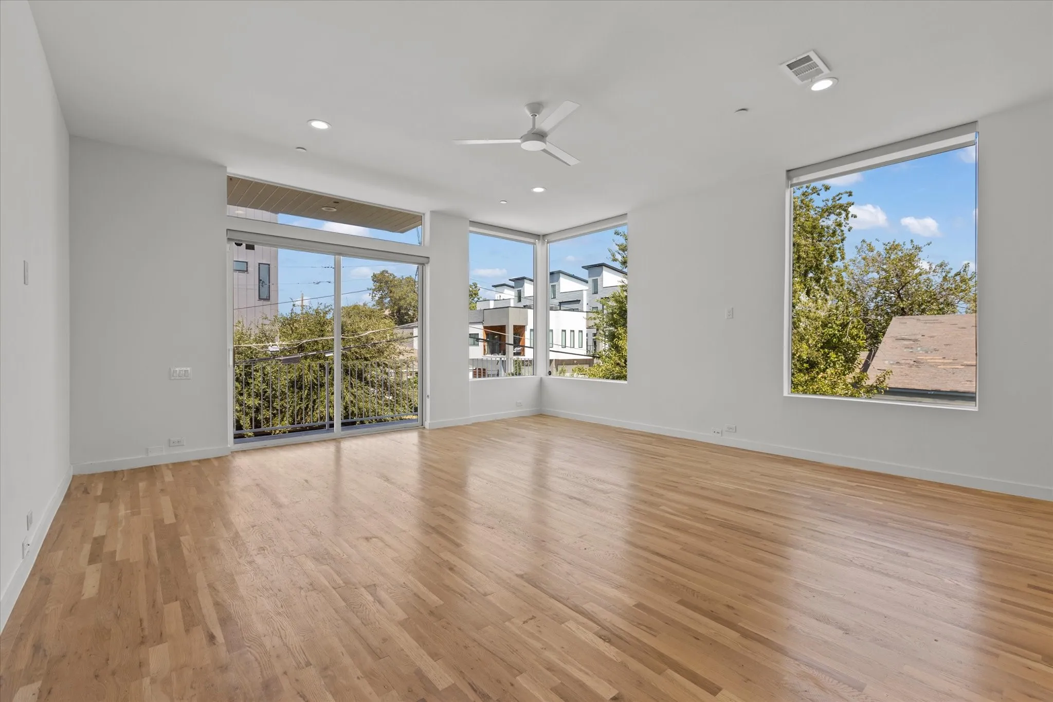 Condominium For Rent in Dallas County , 4210 Delano Place 1, Dallas, Texas 75204, 3 Bedroom, 4 Bathroom, 2 Garage spaces, 1,857 Sqft, built in 2020, mls#21325568, Real Estate Agent in Dallas, Homes For Rent in Dallas county, Homes For Rent in Dallas, Realtor in Dallas Texas, Real Estate Brokerage Independent Realty Texas, Luminita Cordes Realtor