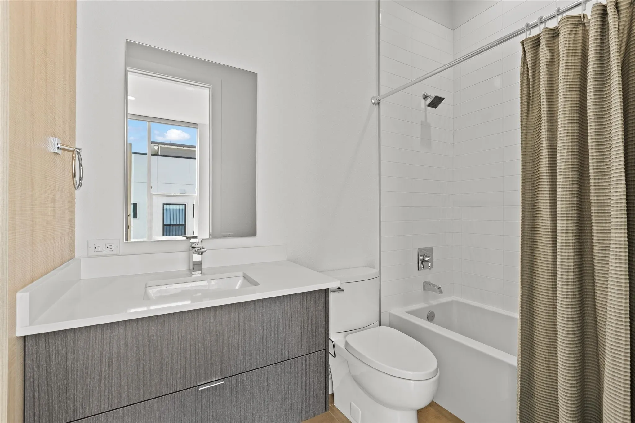 Condominium For Rent in Dallas County , 4210 Delano Place 1, Dallas, Texas 75204, 3 Bedroom, 4 Bathroom, 2 Garage spaces, 1,857 Sqft, built in 2020, mls#21325568, Real Estate Agent in Dallas, Homes For Rent in Dallas county, Homes For Rent in Dallas, Realtor in Dallas Texas, Real Estate Brokerage Independent Realty Texas, Luminita Cordes Realtor