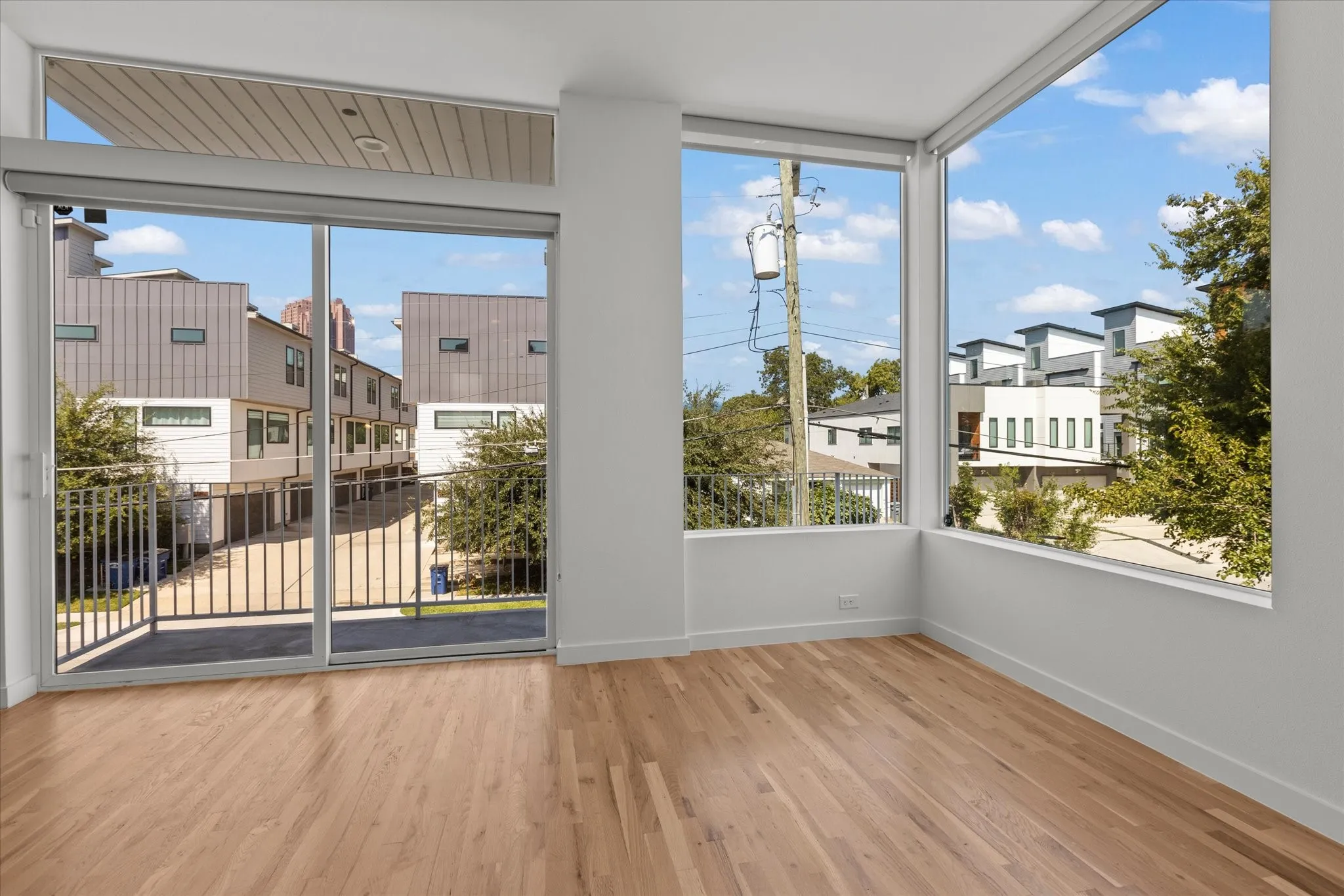 Condominium For Rent in Dallas County , 4210 Delano Place 1, Dallas, Texas 75204, 3 Bedroom, 4 Bathroom, 2 Garage spaces, 1,857 Sqft, built in 2020, mls#21325568, Real Estate Agent in Dallas, Homes For Rent in Dallas county, Homes For Rent in Dallas, Realtor in Dallas Texas, Real Estate Brokerage Independent Realty Texas, Luminita Cordes Realtor
