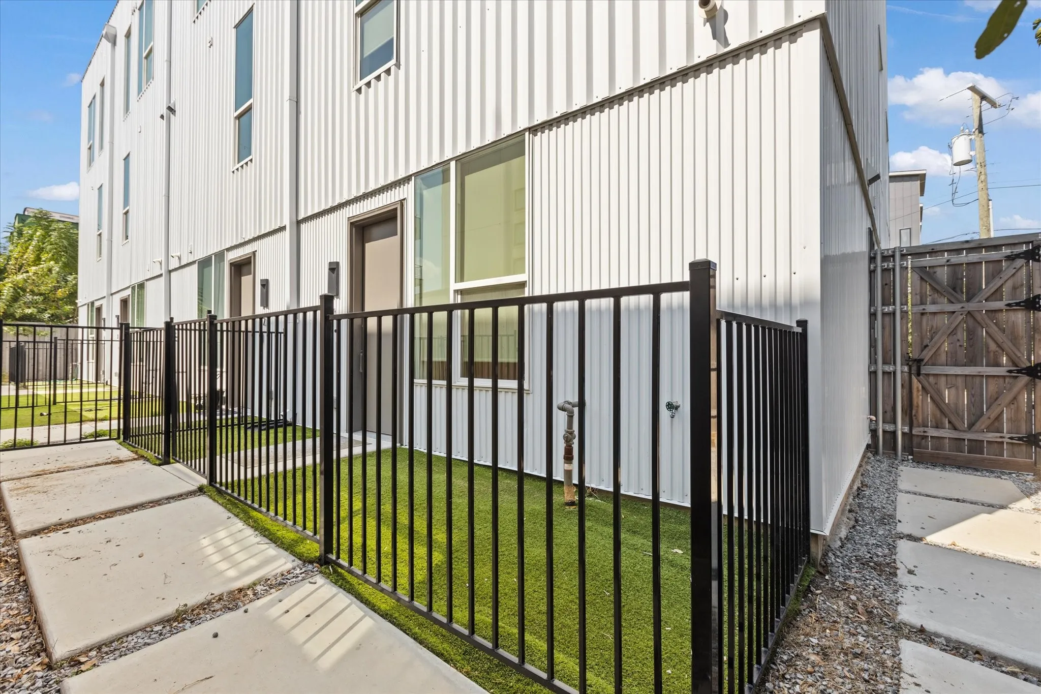Condominium For Rent in Dallas County , 4210 Delano Place 1, Dallas, Texas 75204, 3 Bedroom, 4 Bathroom, 2 Garage spaces, 1,857 Sqft, built in 2020, mls#21325568, Real Estate Agent in Dallas, Homes For Rent in Dallas county, Homes For Rent in Dallas, Realtor in Dallas Texas, Real Estate Brokerage Independent Realty Texas, Luminita Cordes Realtor