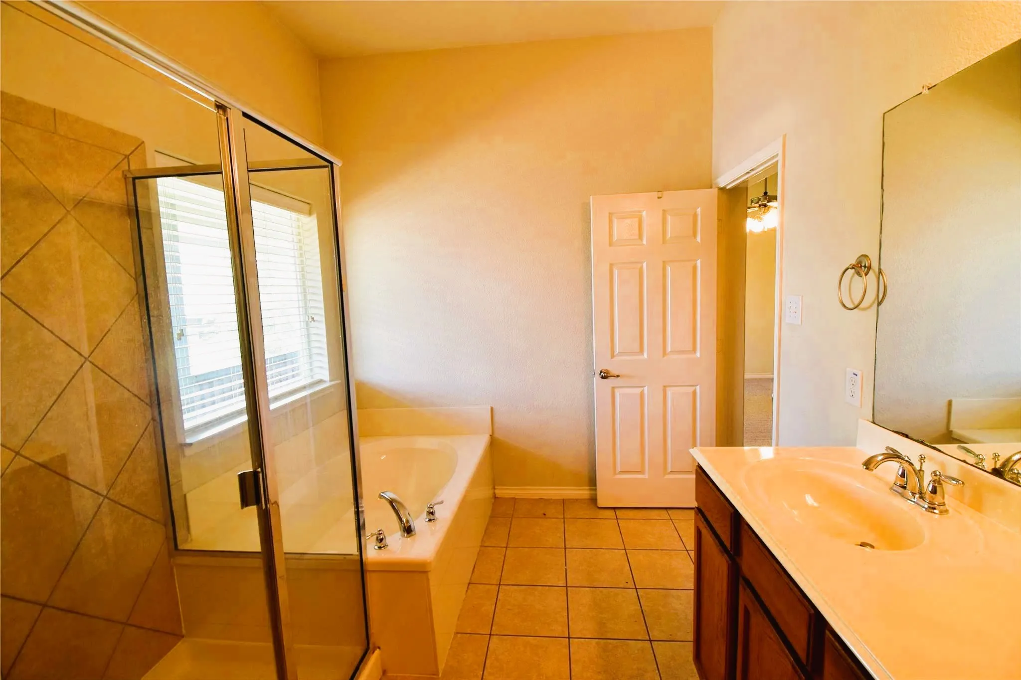 Single Family Residence For Rent in Collin County , 7993 Crampton Lane, Frisco, Texas 75035, 3 Bedroom, 3 Bathroom, 2 Garage spaces, 2,182 Sqft, built in 2008, mls#21325591, Real Estate Agent in Frisco, Homes For Rent in Collin county, Homes For Rent in Frisco, Realtor in Frisco Texas, Real Estate Brokerage Independent Realty Texas, Luminita Cordes Realtor