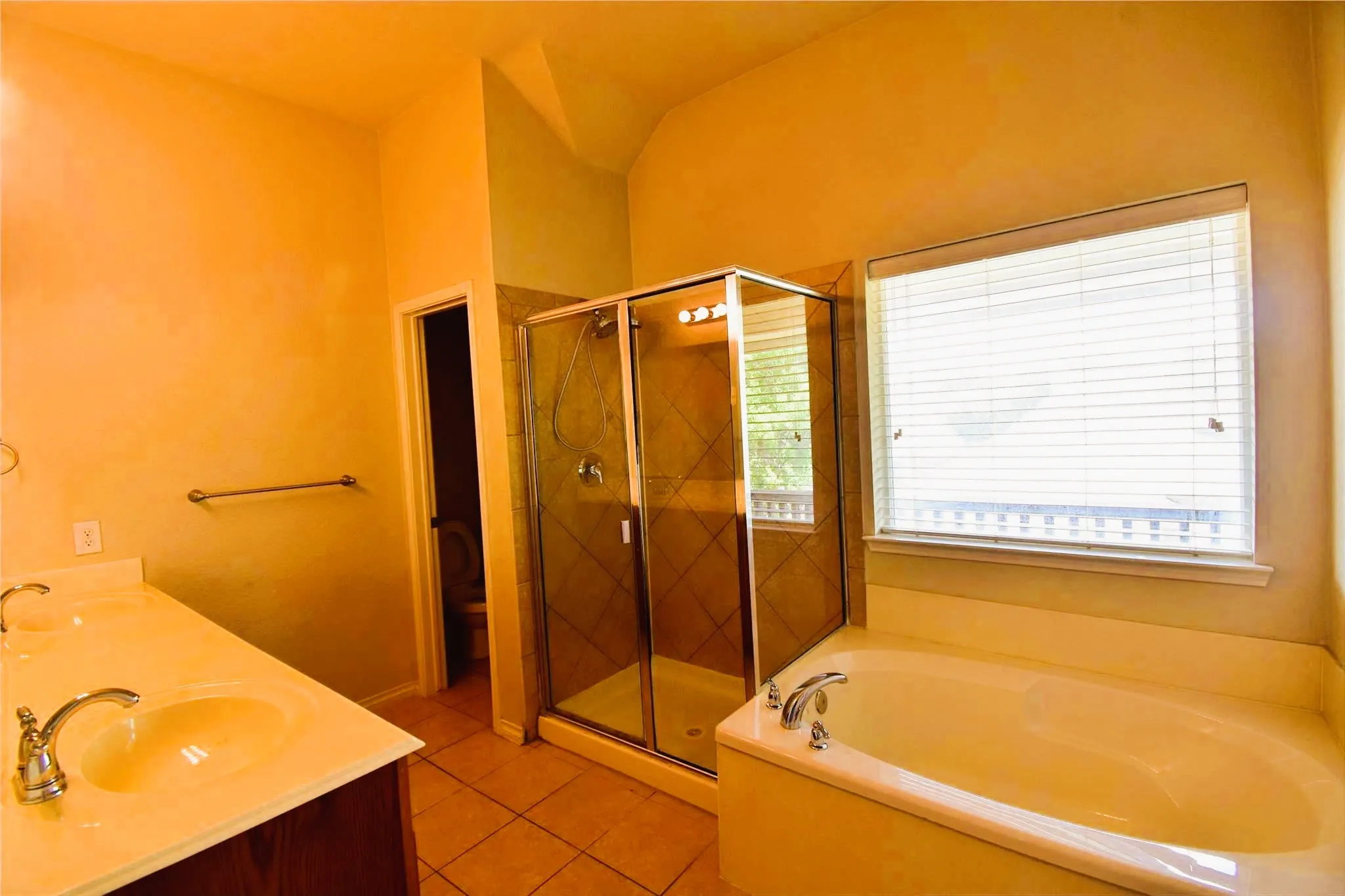 Single Family Residence For Rent in Collin County , 7993 Crampton Lane, Frisco, Texas 75035, 3 Bedroom, 3 Bathroom, 2 Garage spaces, 2,182 Sqft, built in 2008, mls#21325591, Real Estate Agent in Frisco, Homes For Rent in Collin county, Homes For Rent in Frisco, Realtor in Frisco Texas, Real Estate Brokerage Independent Realty Texas, Luminita Cordes Realtor
