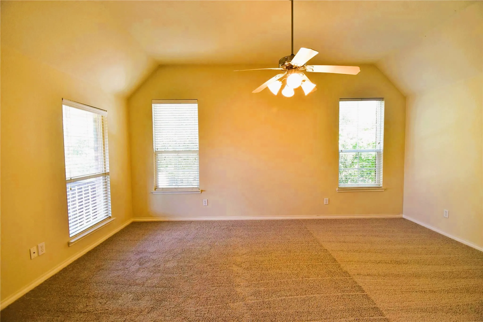 Single Family Residence For Rent in Collin County , 7993 Crampton Lane, Frisco, Texas 75035, 3 Bedroom, 3 Bathroom, 2 Garage spaces, 2,182 Sqft, built in 2008, mls#21325591, Real Estate Agent in Frisco, Homes For Rent in Collin county, Homes For Rent in Frisco, Realtor in Frisco Texas, Real Estate Brokerage Independent Realty Texas, Luminita Cordes Realtor