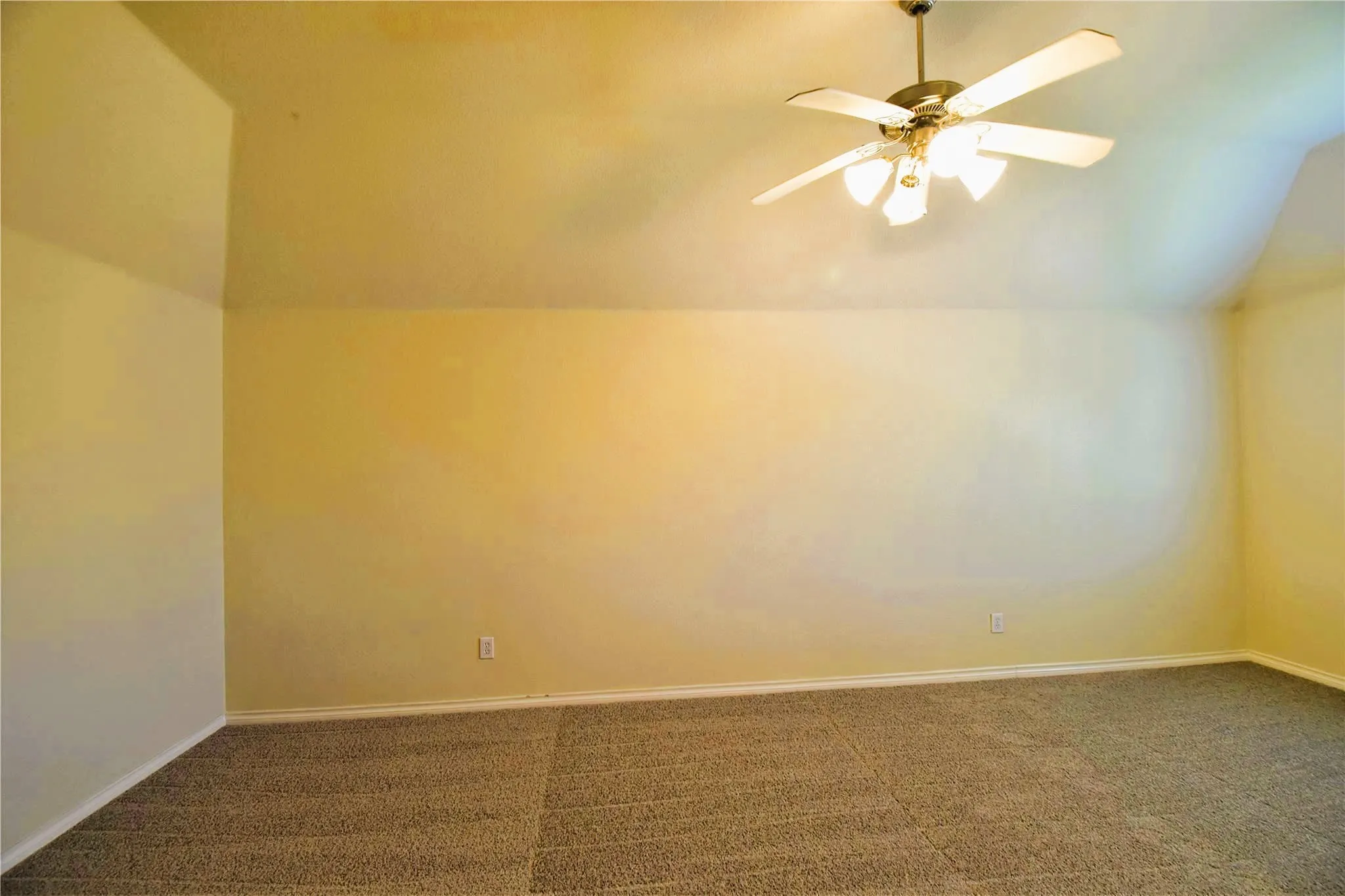 Single Family Residence For Rent in Collin County , 7993 Crampton Lane, Frisco, Texas 75035, 3 Bedroom, 3 Bathroom, 2 Garage spaces, 2,182 Sqft, built in 2008, mls#21325591, Real Estate Agent in Frisco, Homes For Rent in Collin county, Homes For Rent in Frisco, Realtor in Frisco Texas, Real Estate Brokerage Independent Realty Texas, Luminita Cordes Realtor
