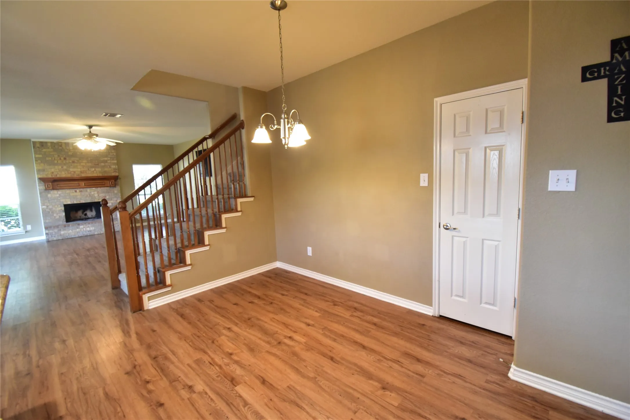 Single Family Residence For Rent in Collin County , 7993 Crampton Lane, Frisco, Texas 75035, 3 Bedroom, 3 Bathroom, 2 Garage spaces, 2,182 Sqft, built in 2008, mls#21325591, Real Estate Agent in Frisco, Homes For Rent in Collin county, Homes For Rent in Frisco, Realtor in Frisco Texas, Real Estate Brokerage Independent Realty Texas, Luminita Cordes Realtor