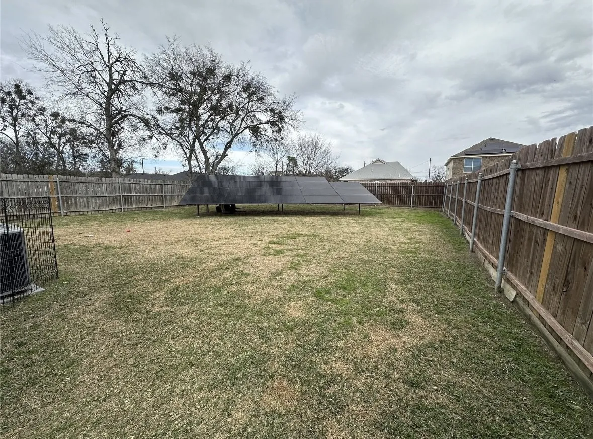Single Family Residence For Rent in Kaufman County , 309 Thomas Street, Terrell, Texas 75160, 3 Bedroom, 2 Bathroom, 1 Garage spaces, 1,235 Sqft, built in 2020, mls#21325616, Real Estate Agent in Terrell, Homes For Rent in Kaufman county, Homes For Rent in Terrell, Realtor in Terrell Texas, Real Estate Brokerage Independent Realty Texas, Luminita Cordes Realtor