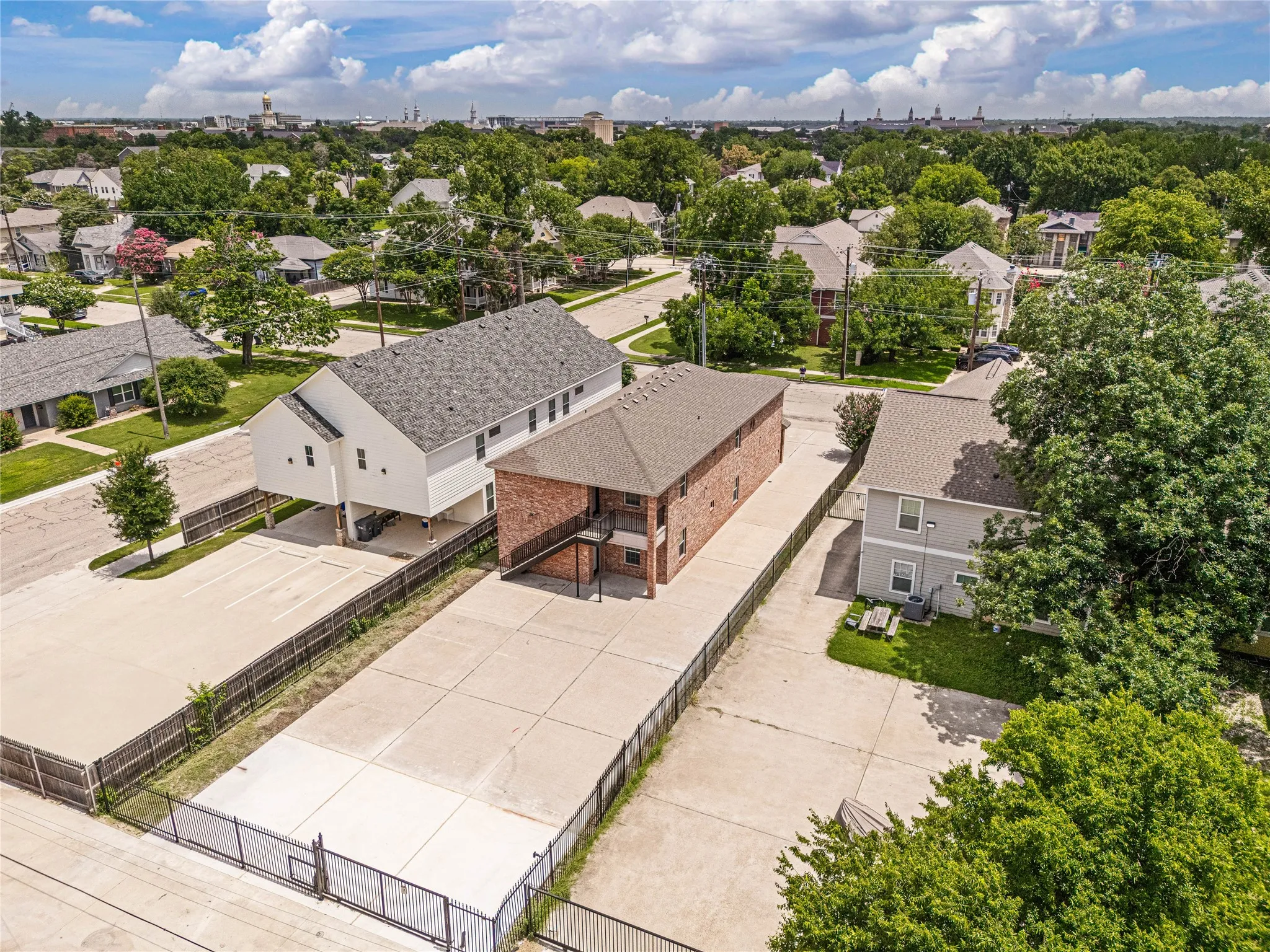 Duplex For Sale in Mc Lennan County , 1903 S 11th Street, Waco, Texas 76706, 0, 0, Garage spaces, 3,518 Sqft, built in 2014, Price $1,250,000, mls#21320407, Real Estate Agent in Waco, Homes For Sale in Mc Lennan county, Homes For Sale in Waco, Realtor in Waco Texas, Real Estate Brokerage Independent Realty Texas, Luminita Cordes Realtor