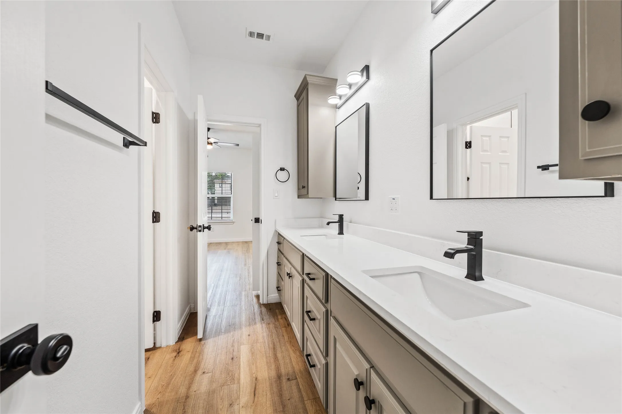 Duplex For Sale in Mc Lennan County , 1903 S 11th Street, Waco, Texas 76706, 0, 0, Garage spaces, 3,518 Sqft, built in 2014, Price $1,250,000, mls#21320407, Real Estate Agent in Waco, Homes For Sale in Mc Lennan county, Homes For Sale in Waco, Realtor in Waco Texas, Real Estate Brokerage Independent Realty Texas, Luminita Cordes Realtor