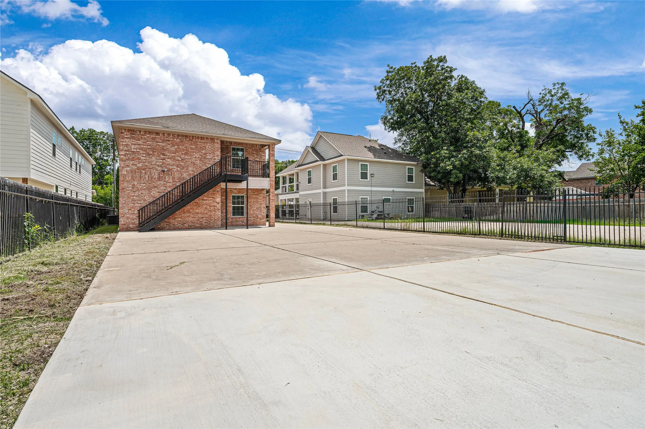 Duplex For Sale in Mc Lennan County , 1903 S 11th Street, Waco, Texas 76706, 0, 0, Garage spaces, 3,518 Sqft, built in 2014, Price $1,250,000, mls#21320407, Real Estate Agent in Waco, Homes For Sale in Mc Lennan county, Homes For Sale in Waco, Realtor in Waco Texas, Real Estate Brokerage Independent Realty Texas, Luminita Cordes Realtor