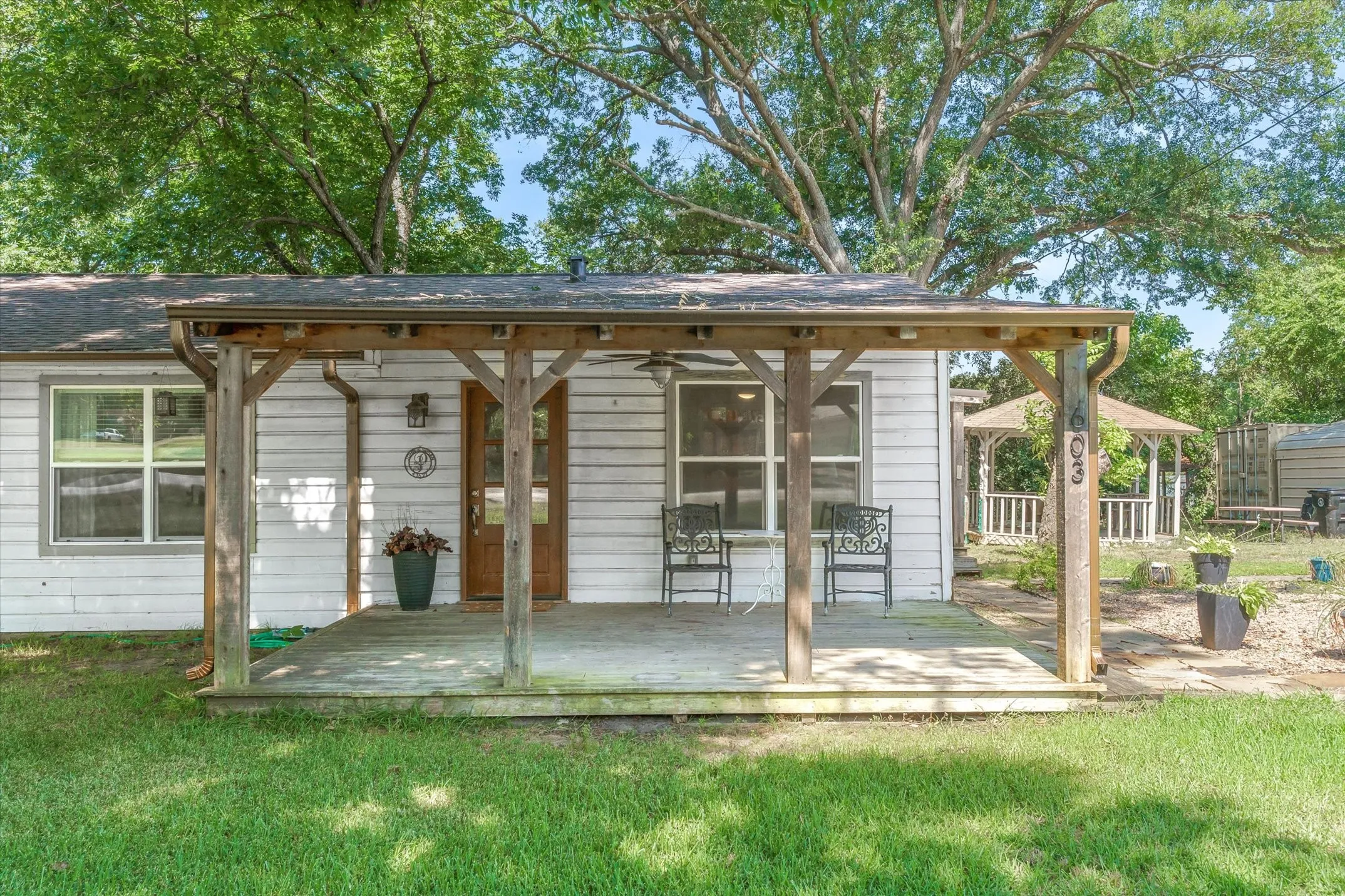 Single Family Residence For Sale in Van Zandt County , 603 N 4th Street, Wills Point, Texas 75169, 3 Bedroom, 2 Bathroom, Garage spaces, 1,672 Sqft, built in 1965, mls#21325584, Real Estate Agent in Wills Point, Homes For Sale in Van Zandt county, Homes For Sale in Wills Point, Realtor in Wills Point Texas, Real Estate Brokerage Independent Realty Texas, Luminita Cordes Realtor