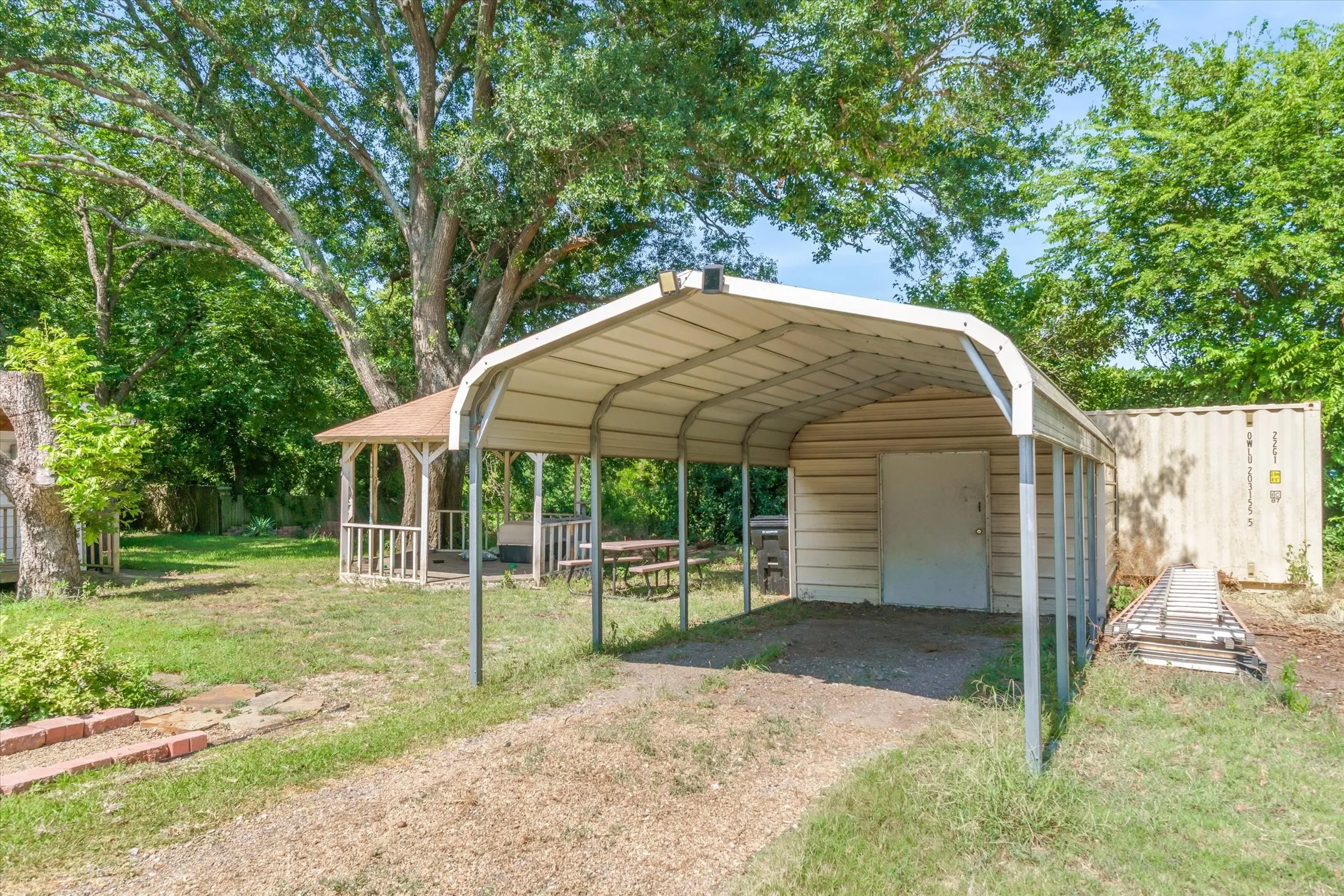 Single Family Residence For Sale in Van Zandt County , 603 N 4th Street, Wills Point, Texas 75169, 3 Bedroom, 2 Bathroom, Garage spaces, 1,672 Sqft, built in 1965, mls#21325584, Real Estate Agent in Wills Point, Homes For Sale in Van Zandt county, Homes For Sale in Wills Point, Realtor in Wills Point Texas, Real Estate Brokerage Independent Realty Texas, Luminita Cordes Realtor