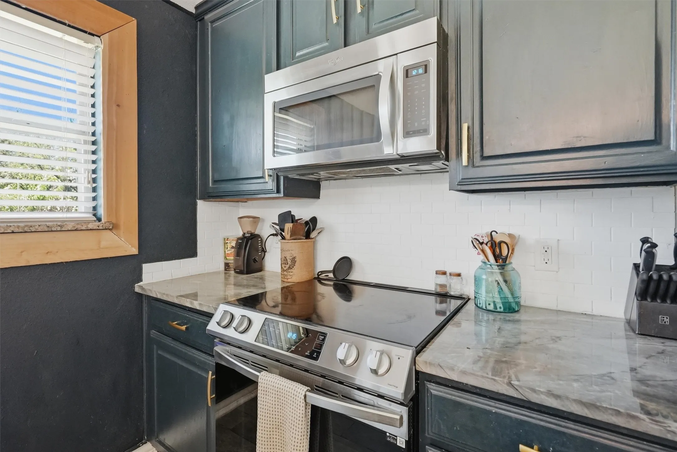 Single Family Residence For Sale in Somervell County , 2837 County Road 301, Glen Rose, Texas 76043, 3 Bedroom, 2 Bathroom, 2 Garage spaces, 1,660 Sqft, built in 2014, mls#21325460, Real Estate Agent in Glen Rose, Homes For Sale in Somervell county, Homes For Sale in Glen Rose, Realtor in Glen Rose Texas, Real Estate Brokerage Independent Realty Texas, Luminita Cordes Realtor