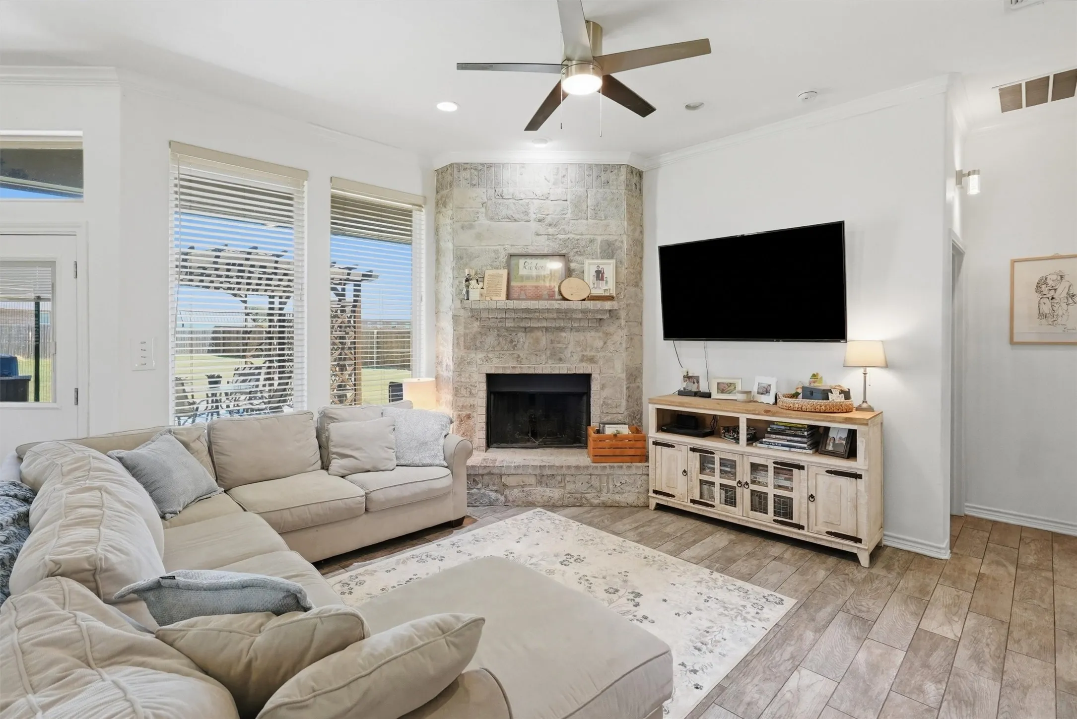 Single Family Residence For Sale in Somervell County , 2837 County Road 301, Glen Rose, Texas 76043, 3 Bedroom, 2 Bathroom, 2 Garage spaces, 1,660 Sqft, built in 2014, mls#21325460, Real Estate Agent in Glen Rose, Homes For Sale in Somervell county, Homes For Sale in Glen Rose, Realtor in Glen Rose Texas, Real Estate Brokerage Independent Realty Texas, Luminita Cordes Realtor