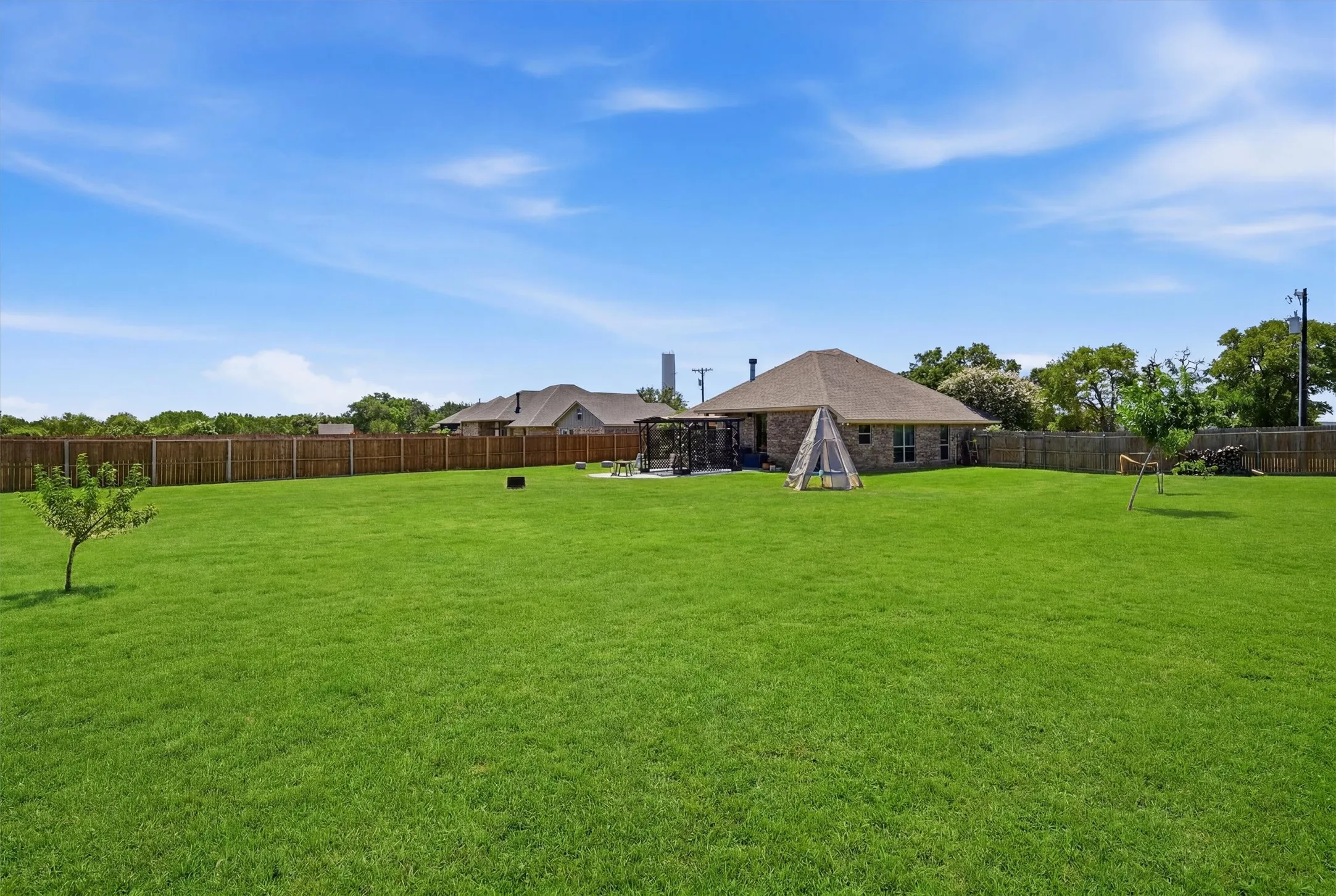 Single Family Residence For Sale in Somervell County , 2837 County Road 301, Glen Rose, Texas 76043, 3 Bedroom, 2 Bathroom, 2 Garage spaces, 1,660 Sqft, built in 2014, mls#21325460, Real Estate Agent in Glen Rose, Homes For Sale in Somervell county, Homes For Sale in Glen Rose, Realtor in Glen Rose Texas, Real Estate Brokerage Independent Realty Texas, Luminita Cordes Realtor