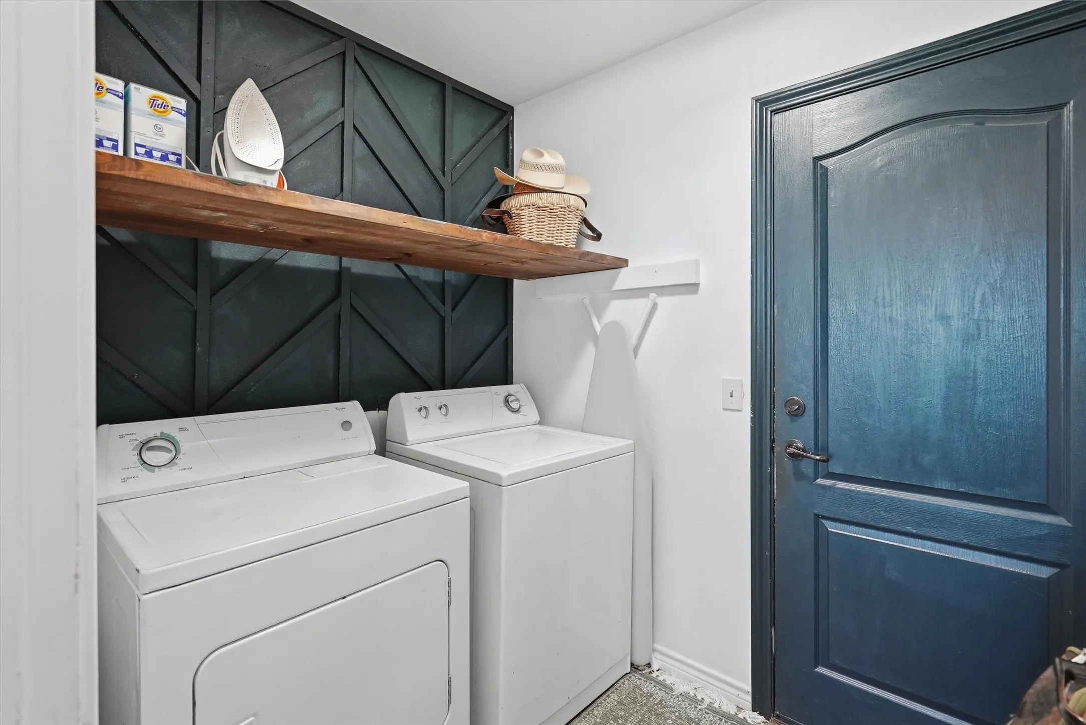 Single Family Residence For Sale in Somervell County , 2837 County Road 301, Glen Rose, Texas 76043, 3 Bedroom, 2 Bathroom, 2 Garage spaces, 1,660 Sqft, built in 2014, mls#21325460, Real Estate Agent in Glen Rose, Homes For Sale in Somervell county, Homes For Sale in Glen Rose, Realtor in Glen Rose Texas, Real Estate Brokerage Independent Realty Texas, Luminita Cordes Realtor