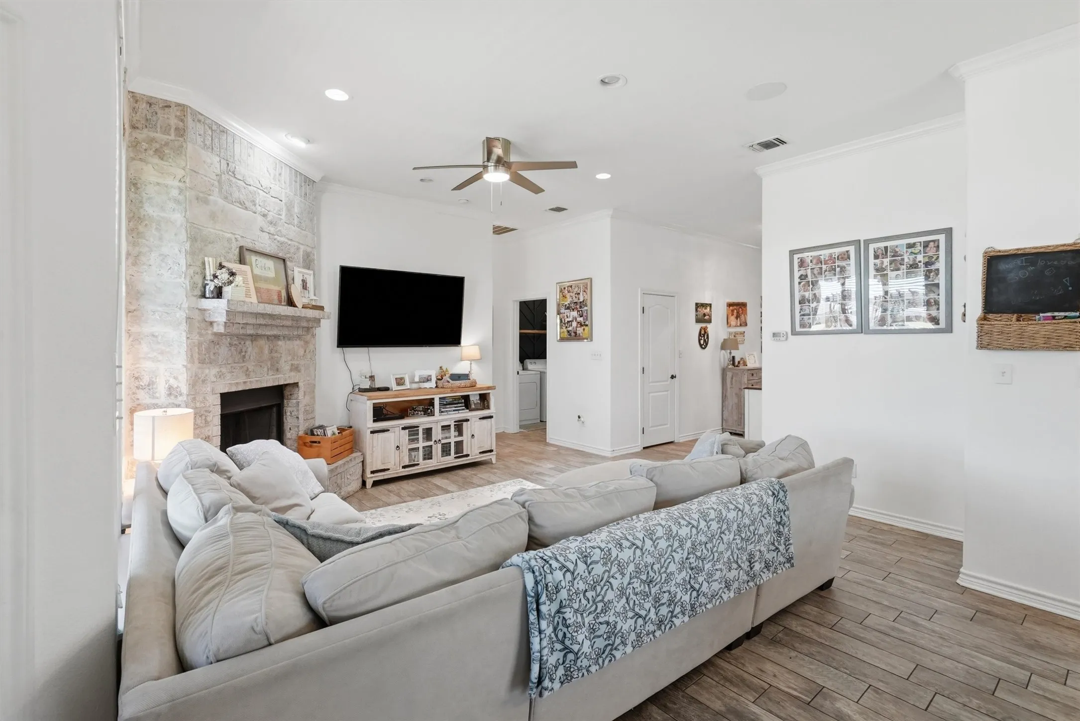 Single Family Residence For Sale in Somervell County , 2837 County Road 301, Glen Rose, Texas 76043, 3 Bedroom, 2 Bathroom, 2 Garage spaces, 1,660 Sqft, built in 2014, mls#21325460, Real Estate Agent in Glen Rose, Homes For Sale in Somervell county, Homes For Sale in Glen Rose, Realtor in Glen Rose Texas, Real Estate Brokerage Independent Realty Texas, Luminita Cordes Realtor