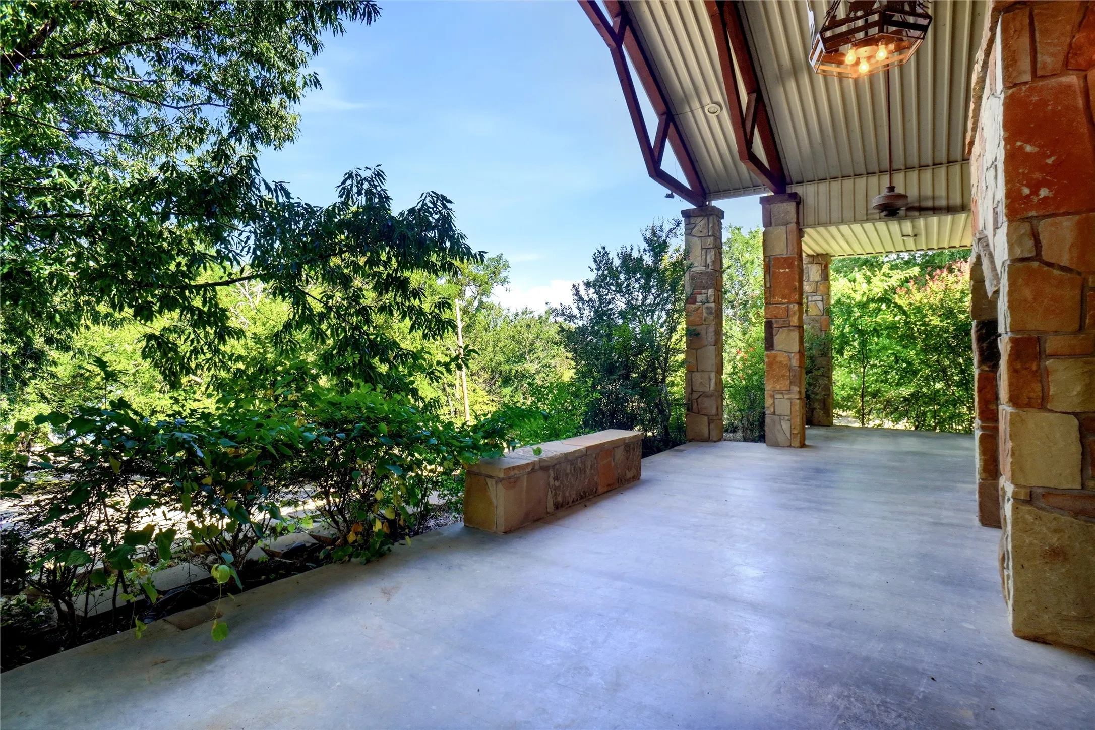Single Family Residence For Sale in Wise County , 1211 Church Road, Lake Bridgeport, Texas 76426, 2 Bedroom, 2 Bathroom, 2 Garage spaces, 3,953 Sqft, built in 2006, mls#21325604, Real Estate Agent in Lake Bridgeport, Homes For Sale in Wise county, Homes For Sale in Lake Bridgeport, Realtor in Lake Bridgeport Texas, Real Estate Brokerage Independent Realty Texas, Luminita Cordes Realtor