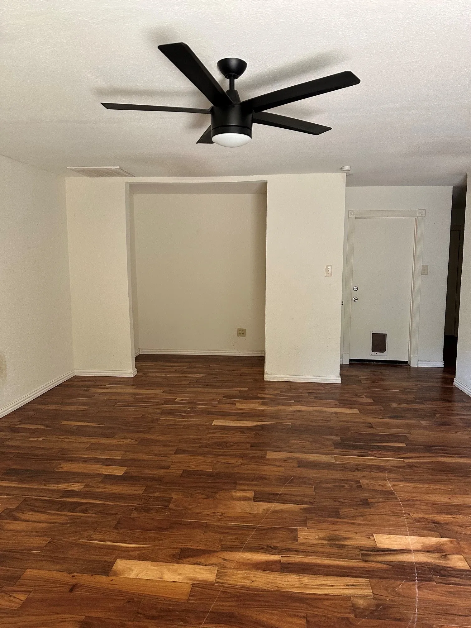 Single Family Residence For Sale in Tarrant County , 702 Meadowview Drive, Mansfield, Texas 76063, 3 Bedroom, 2 Bathroom, 2 Garage spaces, 1,379 Sqft, built in 1979, mls#21323254, Real Estate Agent in Mansfield, Homes For Sale in Tarrant county, Homes For Sale in Mansfield, Realtor in Mansfield Texas, Real Estate Brokerage Independent Realty Texas, Luminita Cordes Realtor