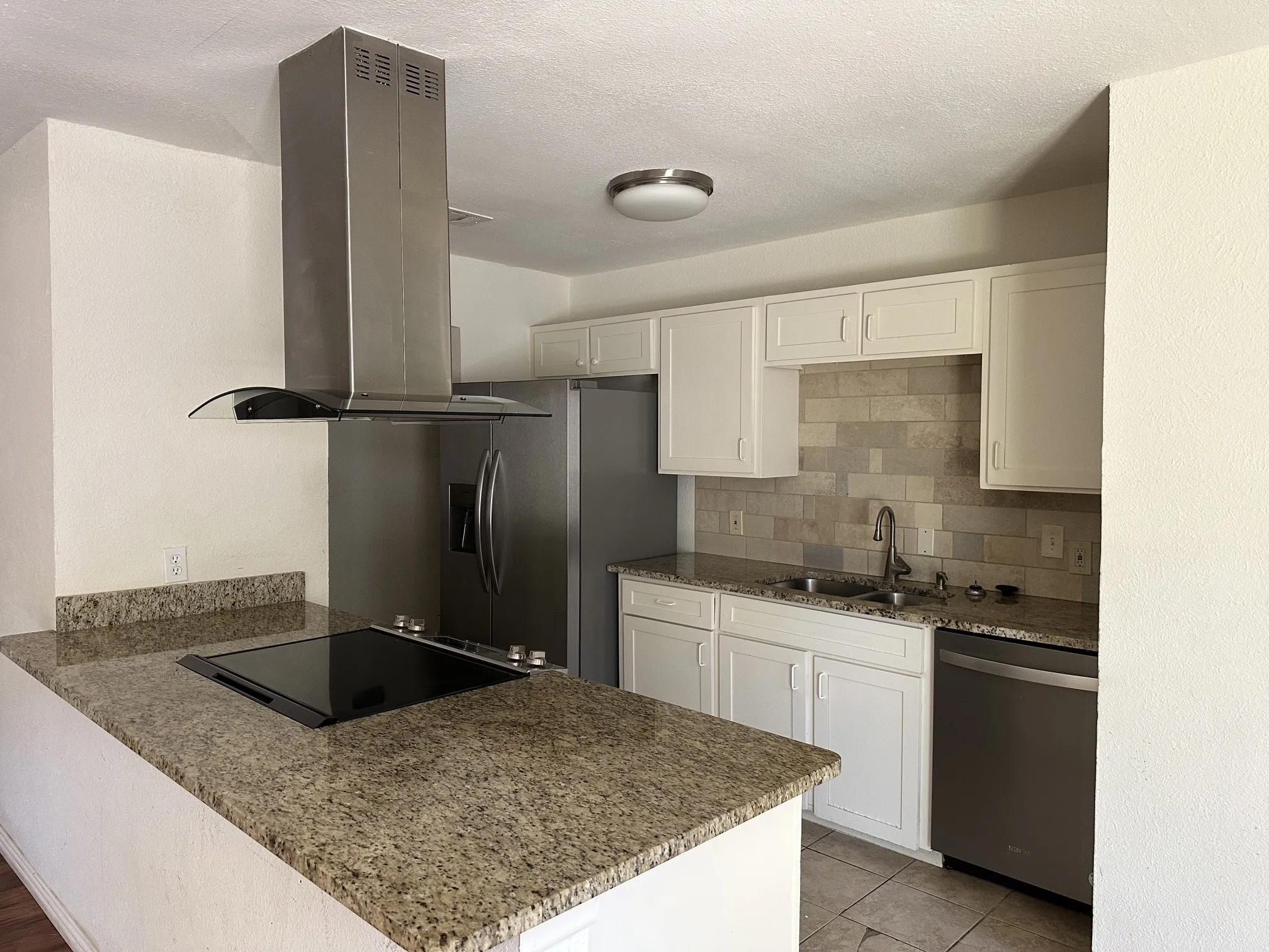 Single Family Residence For Sale in Tarrant County , 702 Meadowview Drive, Mansfield, Texas 76063, 3 Bedroom, 2 Bathroom, 2 Garage spaces, 1,379 Sqft, built in 1979, mls#21323254, Real Estate Agent in Mansfield, Homes For Sale in Tarrant county, Homes For Sale in Mansfield, Realtor in Mansfield Texas, Real Estate Brokerage Independent Realty Texas, Luminita Cordes Realtor