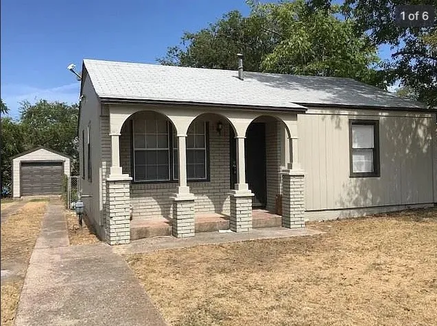 Single Family Residence For Sale in Tarrant County , 2417 Lowriemore Lane, Fort Worth, Texas 76105, 2 Bedroom, 1 Bathroom, 1 Garage spaces, 692 Sqft, built in 1950, mls#21325638, Real Estate Agent in Fort Worth, Homes For Sale in Tarrant county, Homes For Sale in Fort Worth, Realtor in Fort Worth Texas, Real Estate Brokerage Independent Realty Texas, Luminita Cordes Realtor