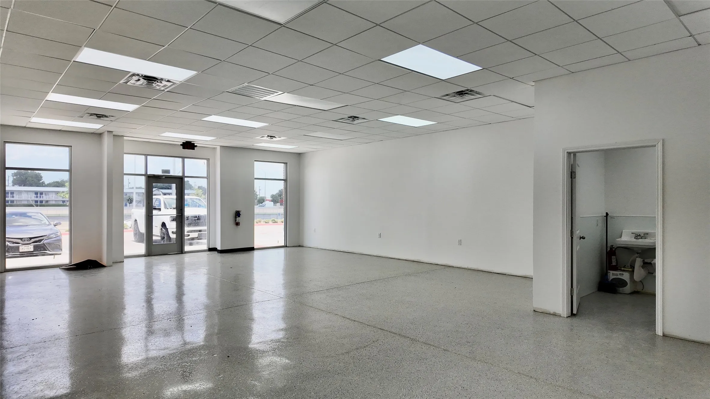 Business For Rent in Tarrant County , 121 W AIRPORT Freeway 300, Euless, Texas 76040, 0, 0, Garage spaces, 5,280 Sqft, built in 2024, Price $3,250, mls#21325627, Real Estate Agent in Euless, Homes For Rent in Tarrant county, Homes For Rent in Euless, Realtor in Euless Texas, Real Estate Brokerage Independent Realty Texas, Luminita Cordes Realtor