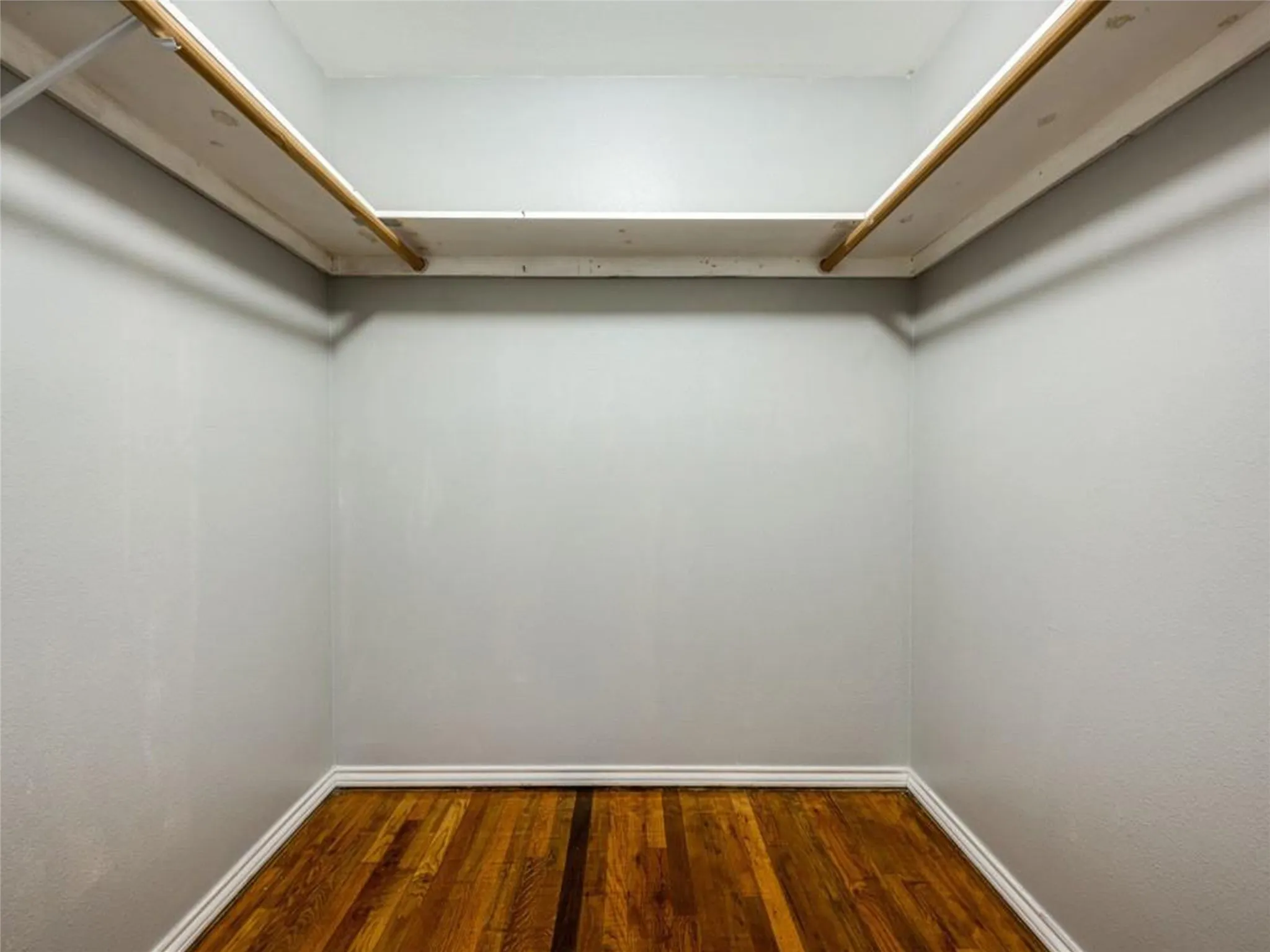 Apartment For Rent in Denton County , 107 Fry Street 205, Denton, Texas 76201, 1 Bedroom, 1 Bathroom, Garage spaces, 958 Sqft, built in 1950, mls#21325651, Real Estate Agent in Denton, Homes For Rent in Denton county, Homes For Rent in Denton, Realtor in Denton Texas, Real Estate Brokerage Independent Realty Texas, Luminita Cordes Realtor
