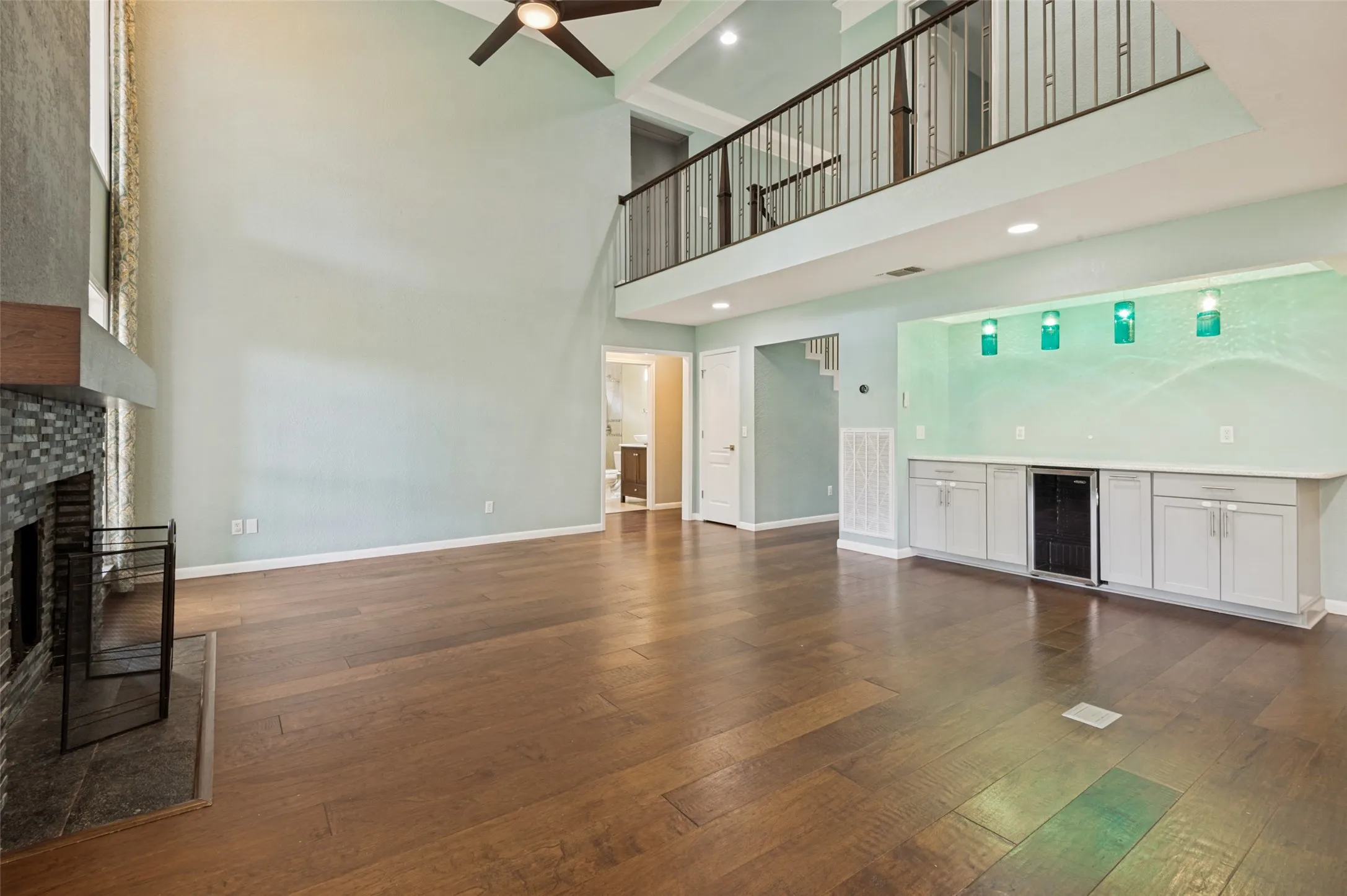 Single Family Residence For Sale in Tarrant County , 4339 Windswept Lane, Grapevine, Texas 76051, 5 Bedroom, 4 Bathroom, 2 Garage spaces, 3,046 Sqft, built in 1989, mls#21312187, Real Estate Agent in Grapevine, Homes For Sale in Tarrant county, Homes For Sale in Grapevine, Realtor in Grapevine Texas, Real Estate Brokerage Independent Realty Texas, Luminita Cordes Realtor