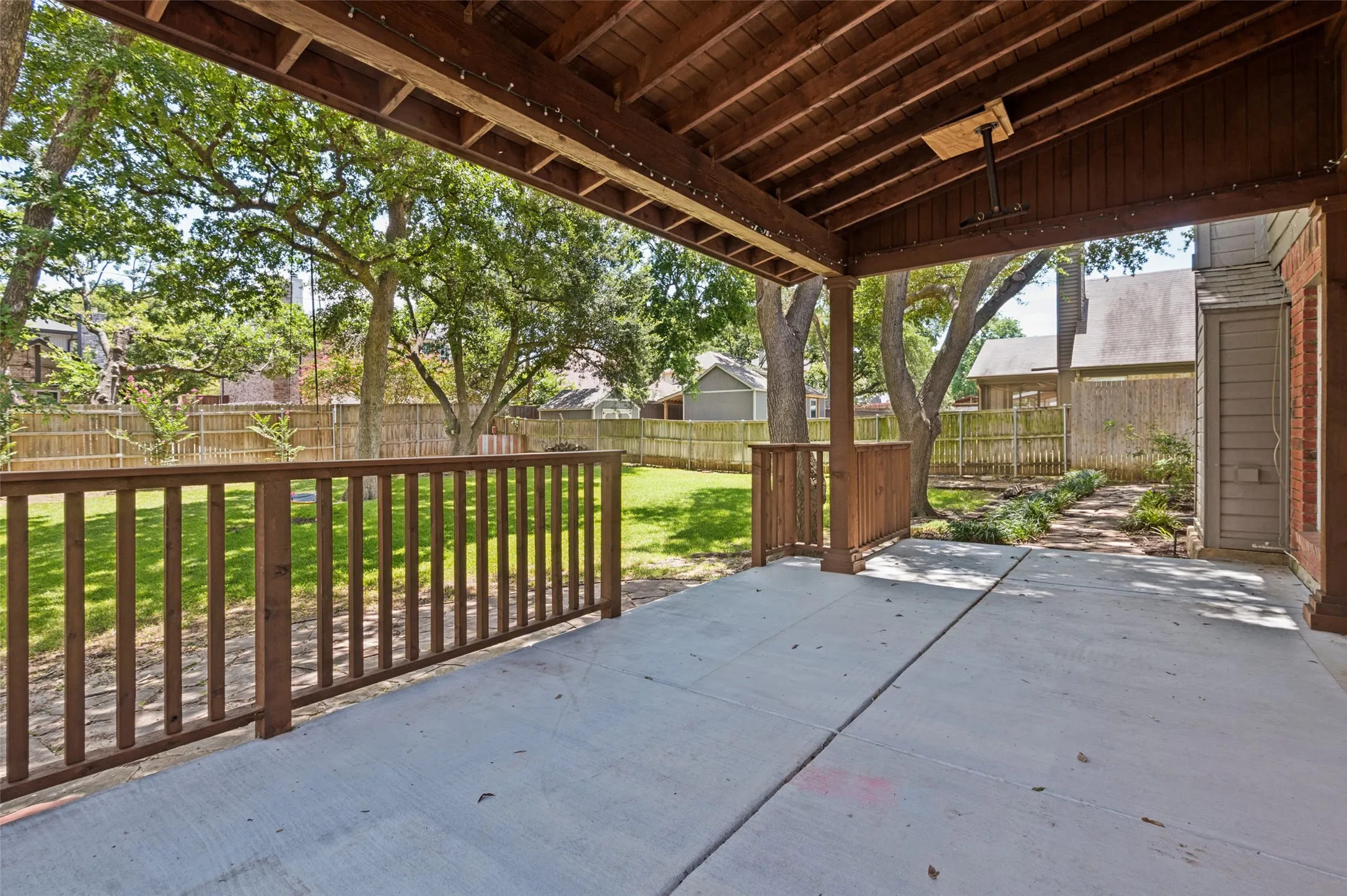 Single Family Residence For Sale in Tarrant County , 4339 Windswept Lane, Grapevine, Texas 76051, 5 Bedroom, 4 Bathroom, 2 Garage spaces, 3,046 Sqft, built in 1989, mls#21312187, Real Estate Agent in Grapevine, Homes For Sale in Tarrant county, Homes For Sale in Grapevine, Realtor in Grapevine Texas, Real Estate Brokerage Independent Realty Texas, Luminita Cordes Realtor