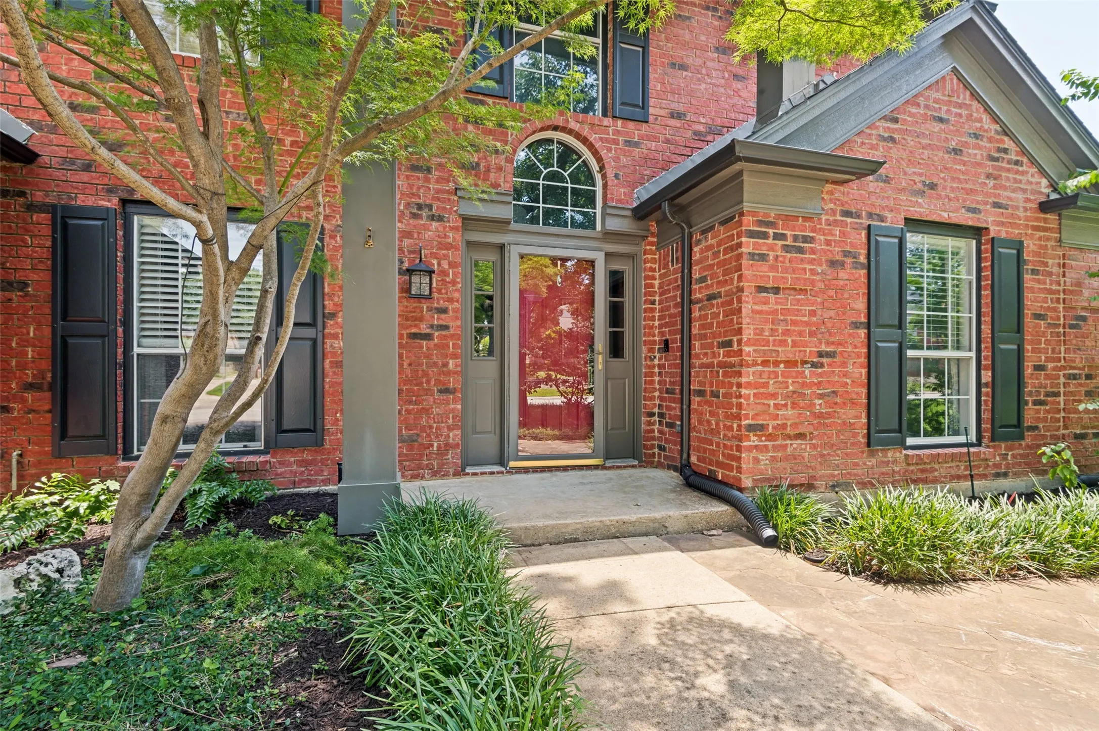 Single Family Residence For Sale in Tarrant County , 4339 Windswept Lane, Grapevine, Texas 76051, 5 Bedroom, 4 Bathroom, 2 Garage spaces, 3,046 Sqft, built in 1989, mls#21312187, Real Estate Agent in Grapevine, Homes For Sale in Tarrant county, Homes For Sale in Grapevine, Realtor in Grapevine Texas, Real Estate Brokerage Independent Realty Texas, Luminita Cordes Realtor
