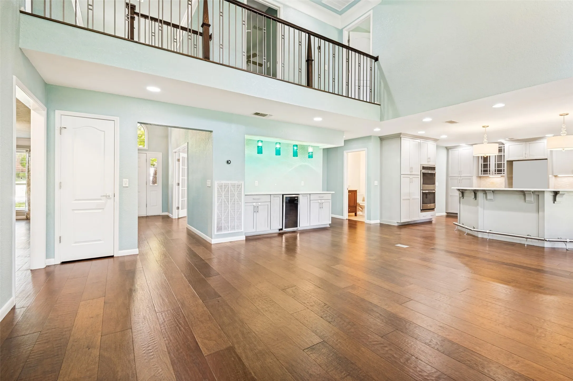 Single Family Residence For Sale in Tarrant County , 4339 Windswept Lane, Grapevine, Texas 76051, 5 Bedroom, 4 Bathroom, 2 Garage spaces, 3,046 Sqft, built in 1989, mls#21312187, Real Estate Agent in Grapevine, Homes For Sale in Tarrant county, Homes For Sale in Grapevine, Realtor in Grapevine Texas, Real Estate Brokerage Independent Realty Texas, Luminita Cordes Realtor