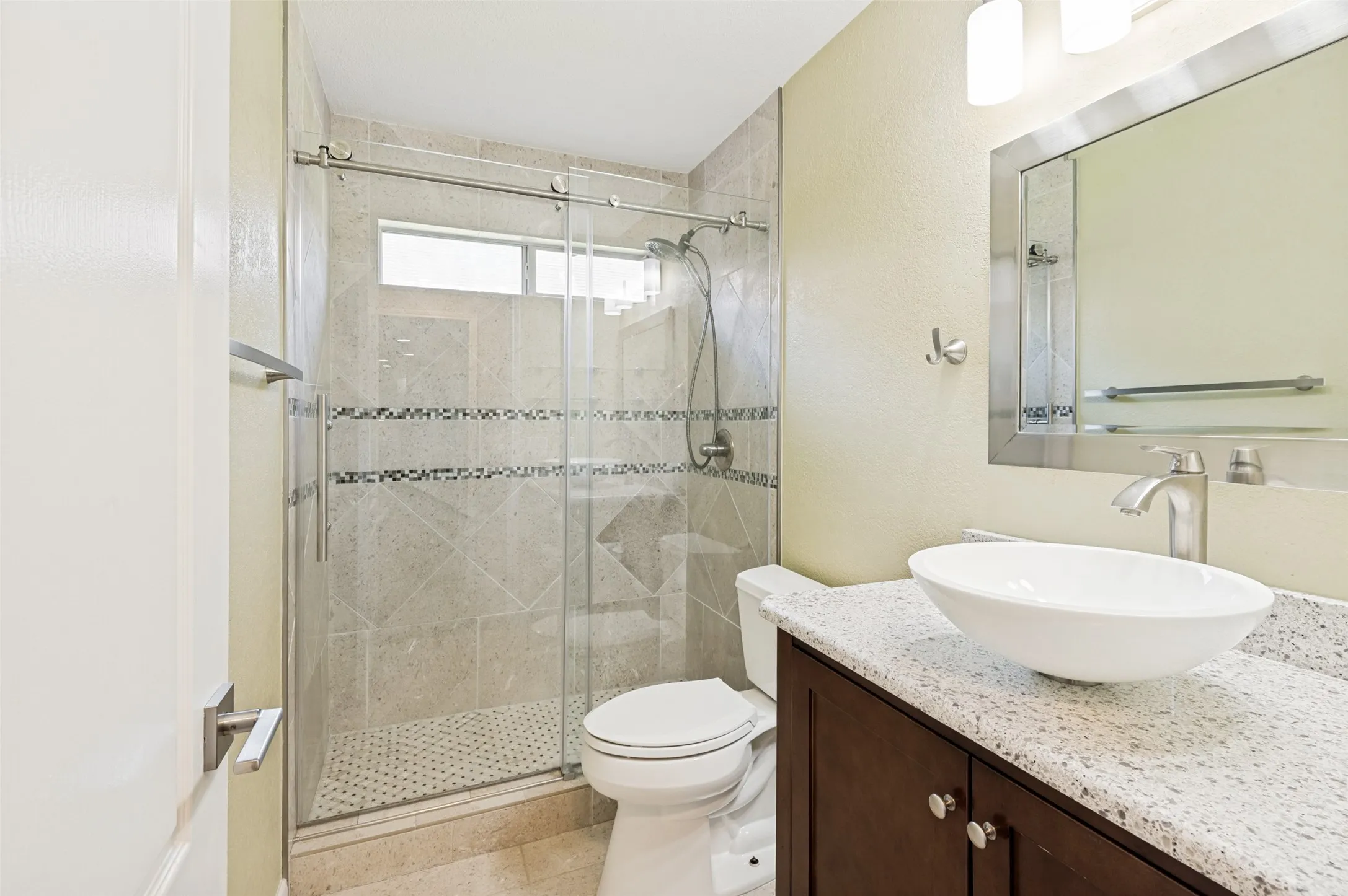 Single Family Residence For Sale in Tarrant County , 4339 Windswept Lane, Grapevine, Texas 76051, 5 Bedroom, 4 Bathroom, 2 Garage spaces, 3,046 Sqft, built in 1989, mls#21312187, Real Estate Agent in Grapevine, Homes For Sale in Tarrant county, Homes For Sale in Grapevine, Realtor in Grapevine Texas, Real Estate Brokerage Independent Realty Texas, Luminita Cordes Realtor