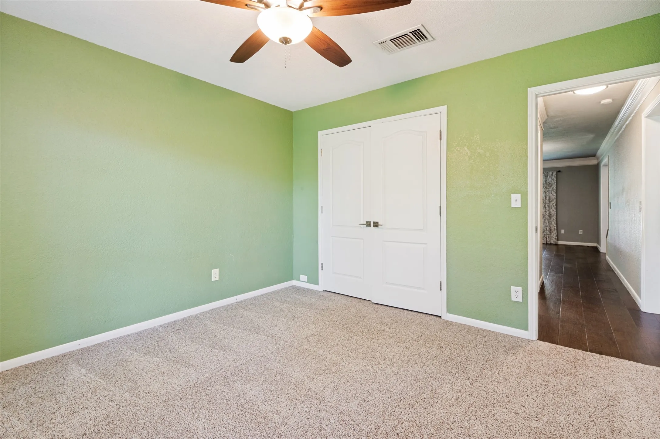 Single Family Residence For Sale in Tarrant County , 4339 Windswept Lane, Grapevine, Texas 76051, 5 Bedroom, 4 Bathroom, 2 Garage spaces, 3,046 Sqft, built in 1989, mls#21312187, Real Estate Agent in Grapevine, Homes For Sale in Tarrant county, Homes For Sale in Grapevine, Realtor in Grapevine Texas, Real Estate Brokerage Independent Realty Texas, Luminita Cordes Realtor