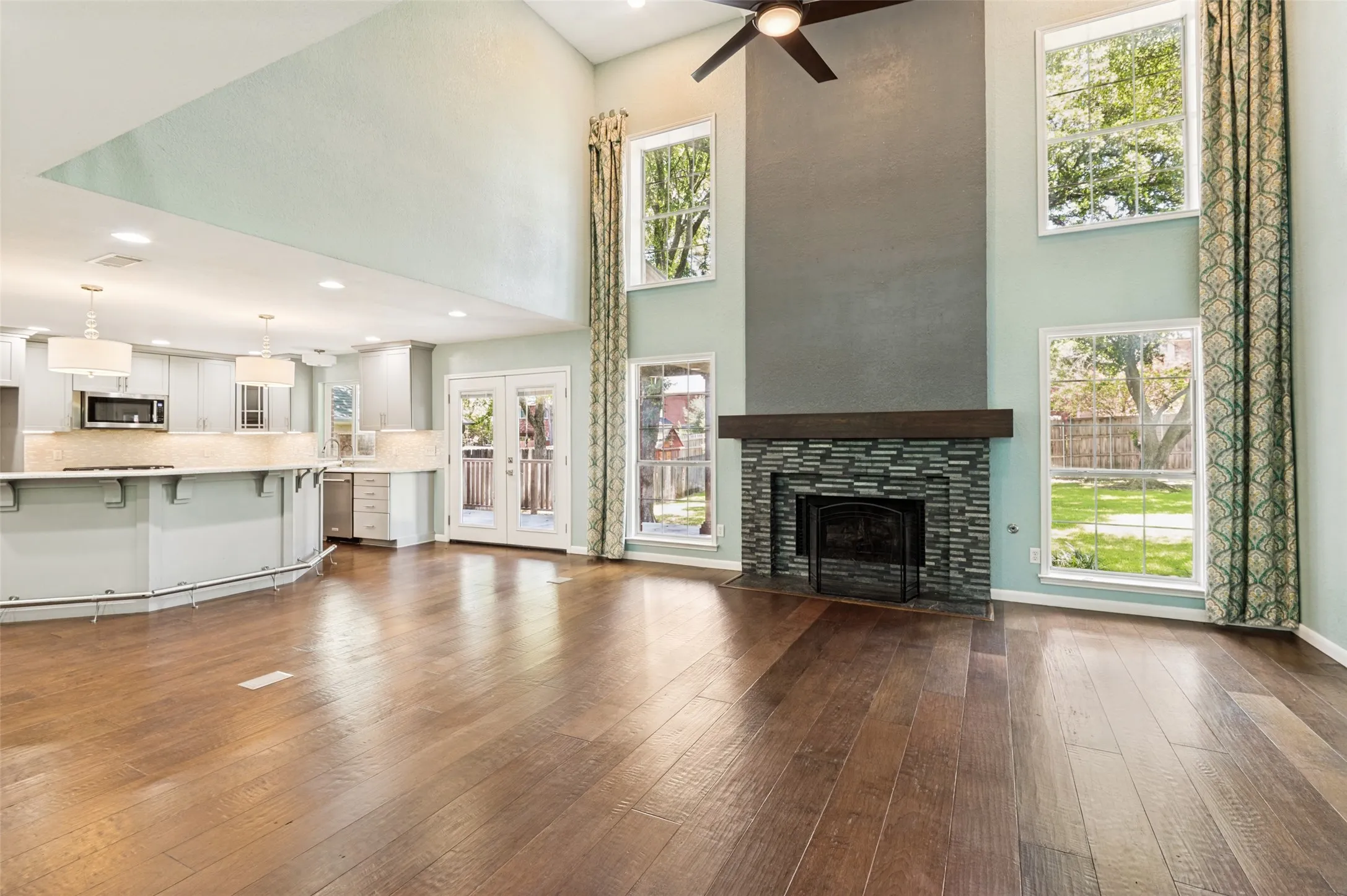 Single Family Residence For Sale in Tarrant County , 4339 Windswept Lane, Grapevine, Texas 76051, 5 Bedroom, 4 Bathroom, 2 Garage spaces, 3,046 Sqft, built in 1989, mls#21312187, Real Estate Agent in Grapevine, Homes For Sale in Tarrant county, Homes For Sale in Grapevine, Realtor in Grapevine Texas, Real Estate Brokerage Independent Realty Texas, Luminita Cordes Realtor