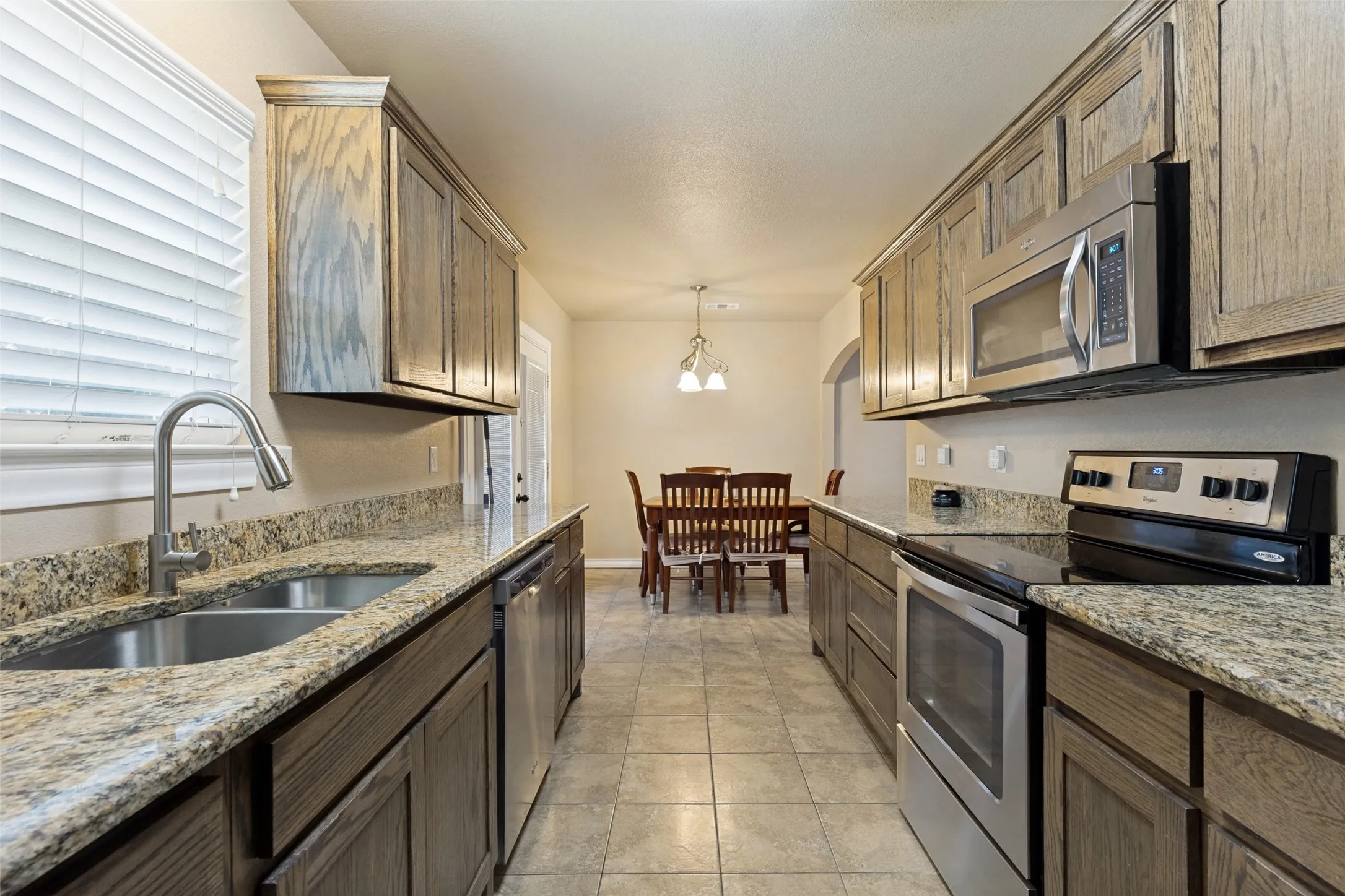 Single Family Residence For Sale in Tarrant County , 625 Park Center Boulevard, Saginaw, Texas 76179, 3 Bedroom, 2 Bathroom, 2 Garage spaces, 1,509 Sqft, built in 1980, mls#21325447, Real Estate Agent in Saginaw, Homes For Sale in Tarrant county, Homes For Sale in Saginaw, Realtor in Saginaw Texas, Real Estate Brokerage Independent Realty Texas, Luminita Cordes Realtor