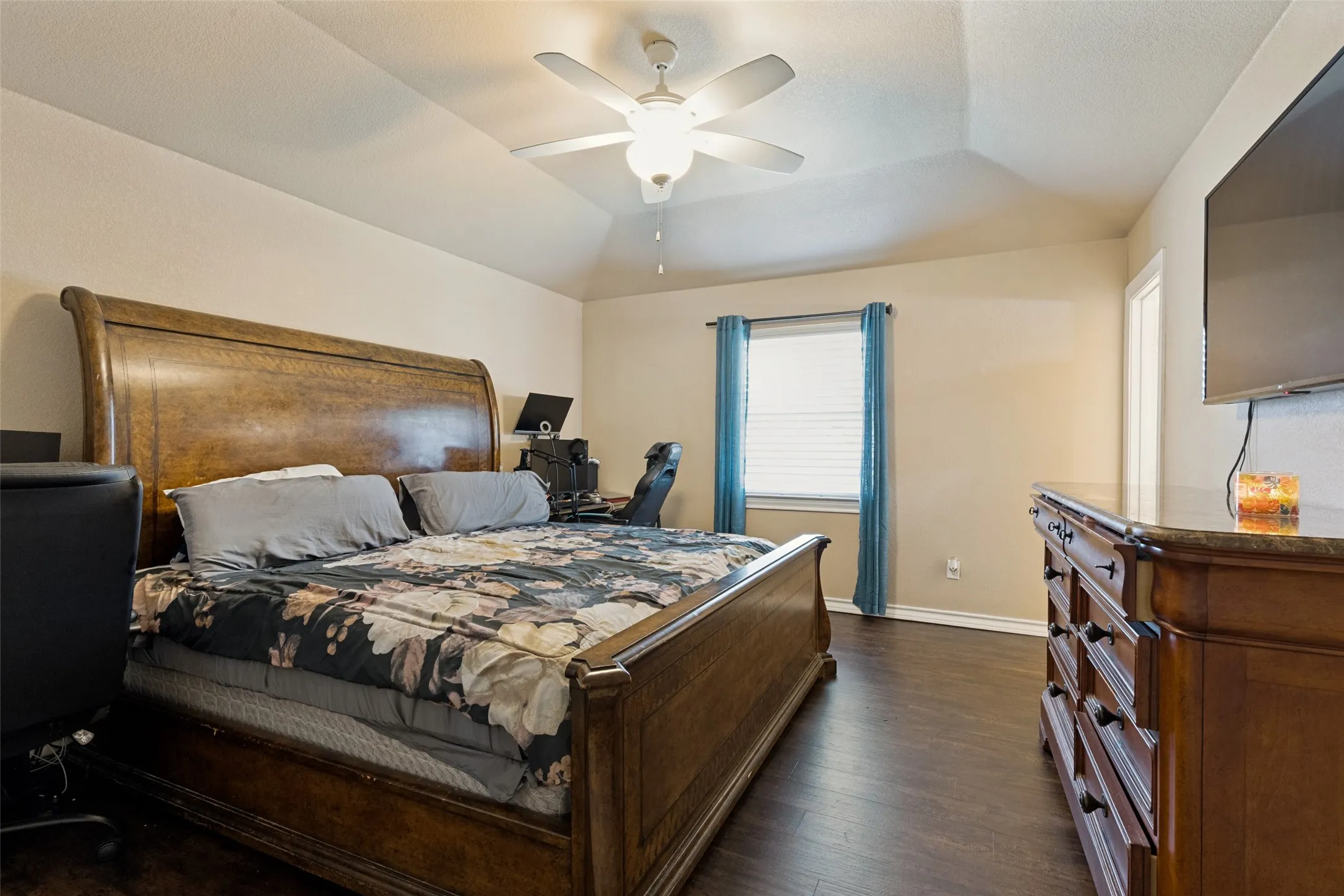 Single Family Residence For Sale in Tarrant County , 625 Park Center Boulevard, Saginaw, Texas 76179, 3 Bedroom, 2 Bathroom, 2 Garage spaces, 1,509 Sqft, built in 1980, mls#21325447, Real Estate Agent in Saginaw, Homes For Sale in Tarrant county, Homes For Sale in Saginaw, Realtor in Saginaw Texas, Real Estate Brokerage Independent Realty Texas, Luminita Cordes Realtor