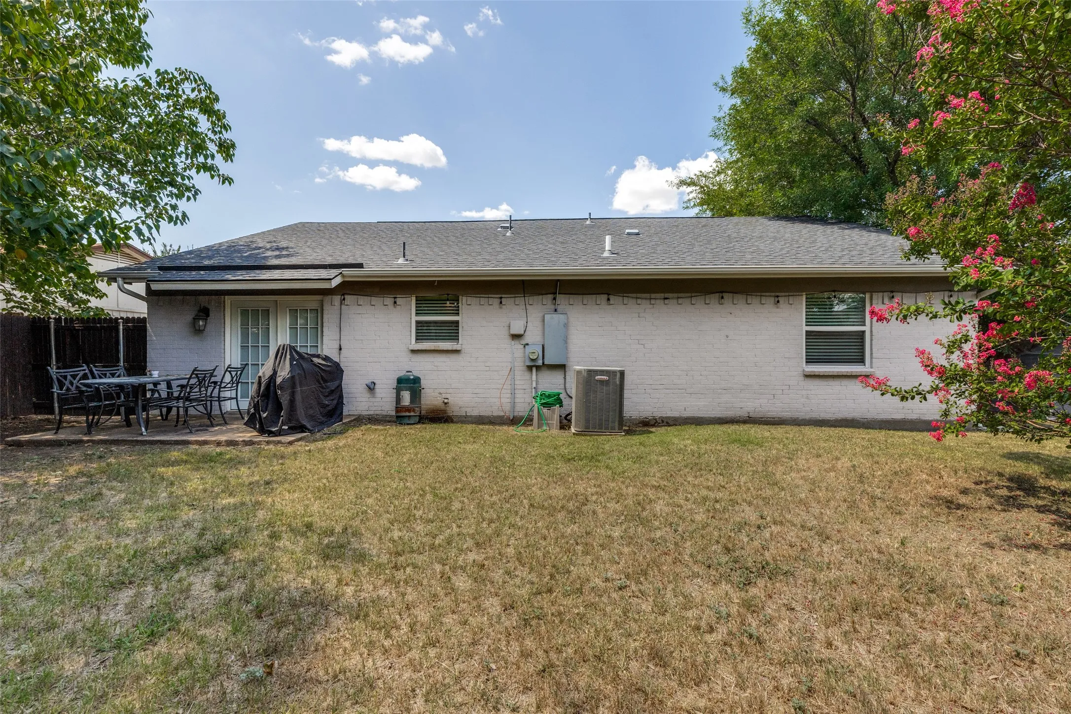 Single Family Residence For Sale in Tarrant County , 625 Park Center Boulevard, Saginaw, Texas 76179, 3 Bedroom, 2 Bathroom, 2 Garage spaces, 1,509 Sqft, built in 1980, mls#21325447, Real Estate Agent in Saginaw, Homes For Sale in Tarrant county, Homes For Sale in Saginaw, Realtor in Saginaw Texas, Real Estate Brokerage Independent Realty Texas, Luminita Cordes Realtor