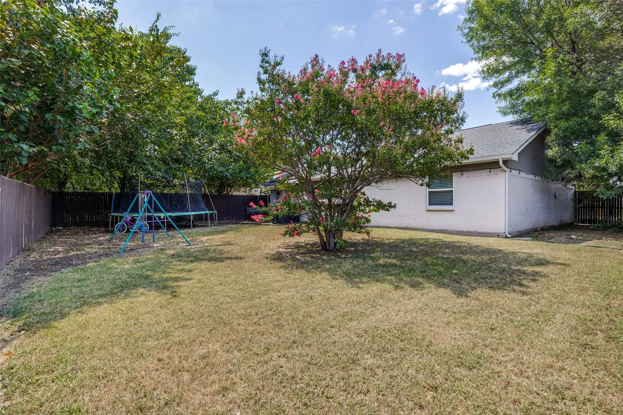 Single Family Residence For Sale in Tarrant County , 625 Park Center Boulevard, Saginaw, Texas 76179, 3 Bedroom, 2 Bathroom, 2 Garage spaces, 1,509 Sqft, built in 1980, mls#21325447, Real Estate Agent in Saginaw, Homes For Sale in Tarrant county, Homes For Sale in Saginaw, Realtor in Saginaw Texas, Real Estate Brokerage Independent Realty Texas, Luminita Cordes Realtor