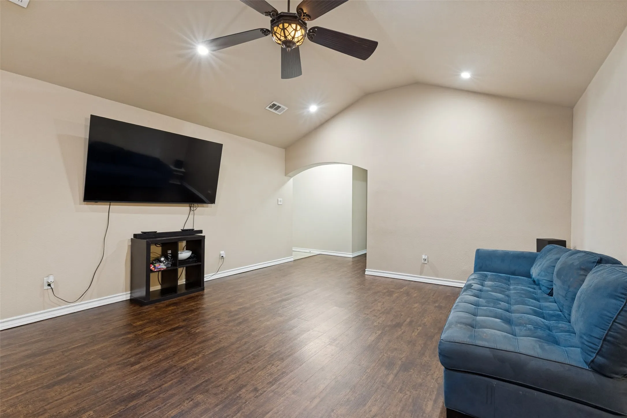 Single Family Residence For Sale in Tarrant County , 625 Park Center Boulevard, Saginaw, Texas 76179, 3 Bedroom, 2 Bathroom, 2 Garage spaces, 1,509 Sqft, built in 1980, mls#21325447, Real Estate Agent in Saginaw, Homes For Sale in Tarrant county, Homes For Sale in Saginaw, Realtor in Saginaw Texas, Real Estate Brokerage Independent Realty Texas, Luminita Cordes Realtor
