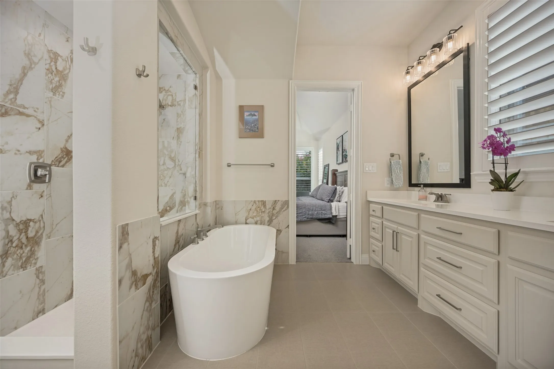 Soaking tub